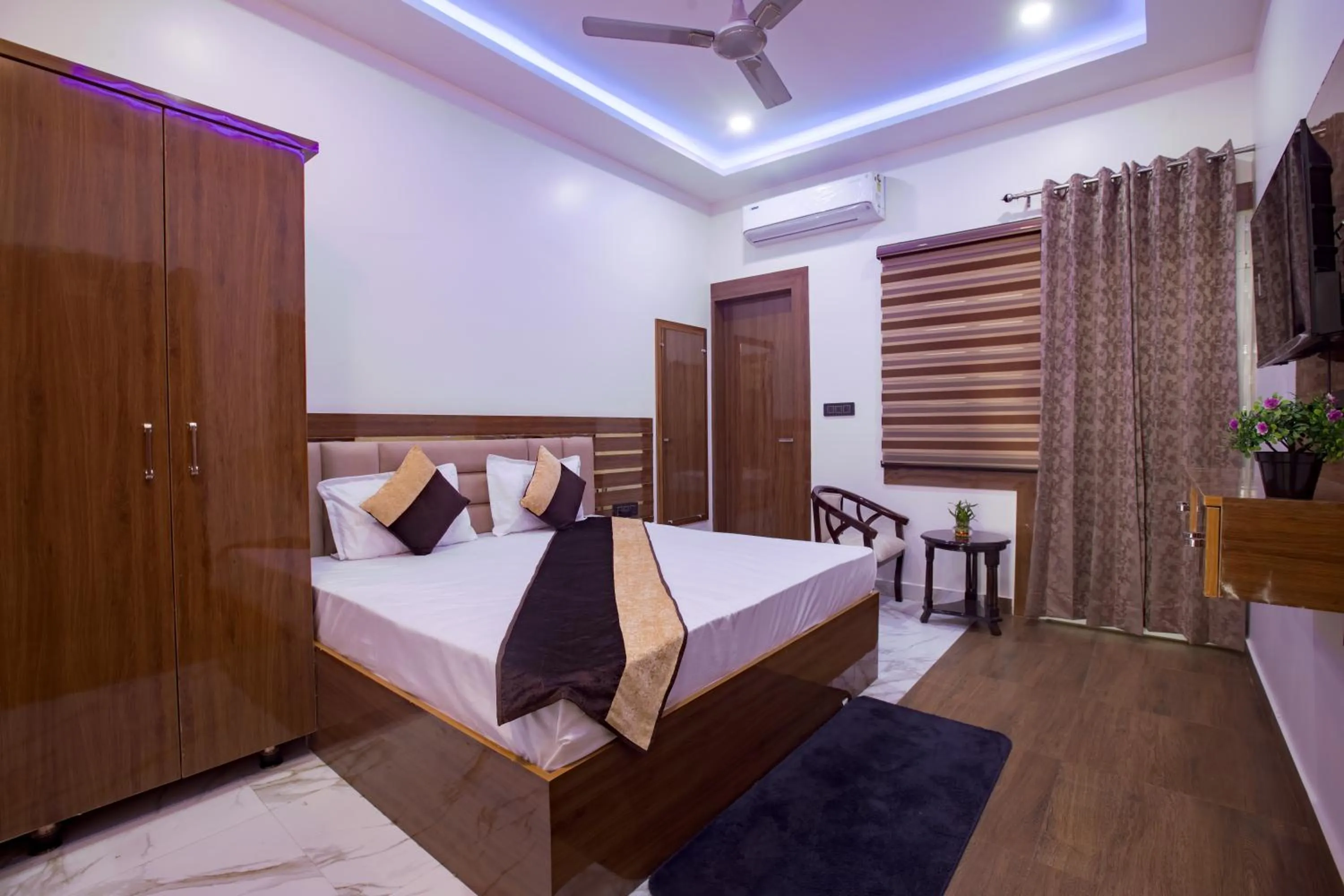 Bed in Madhav Residency