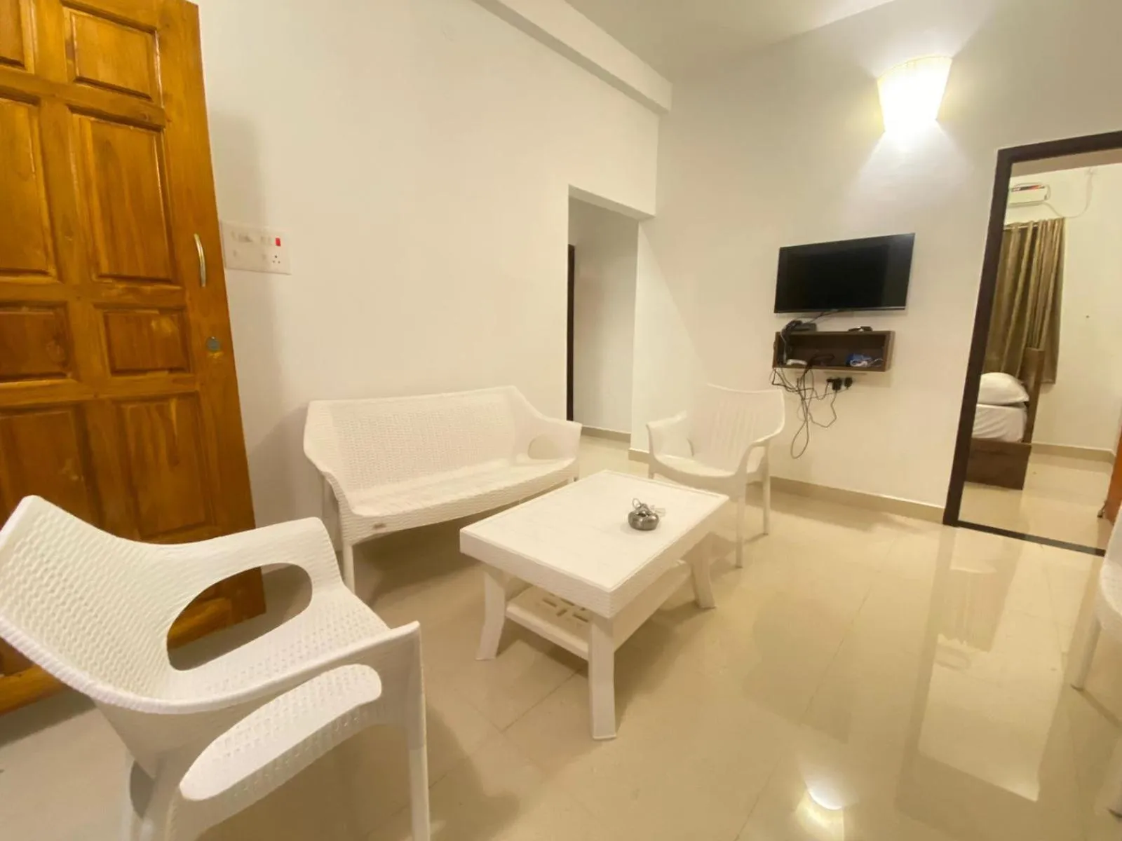 Seating area in Le Poshe Luxury - TIE