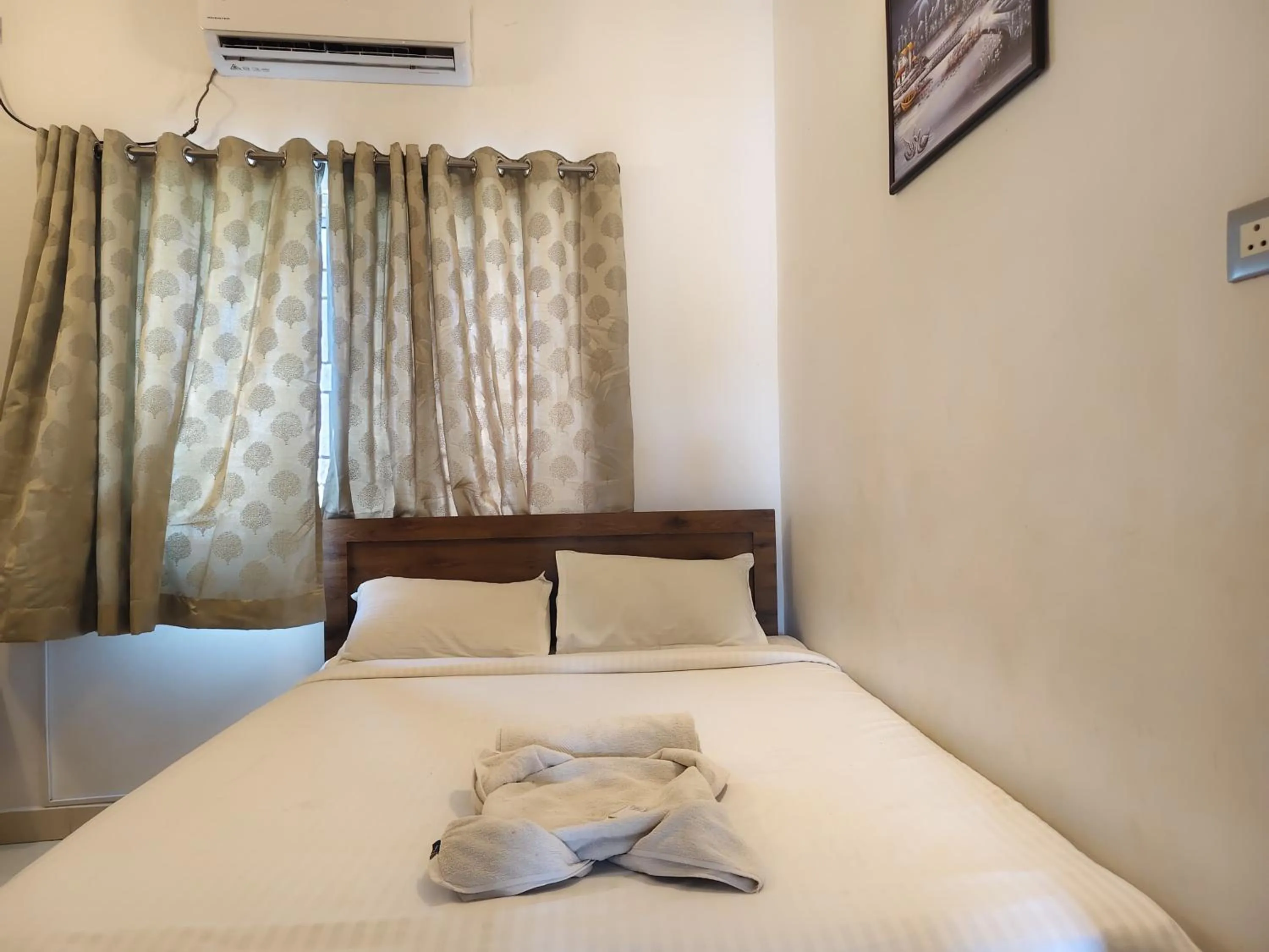 Bed in Le Poshe Luxury - TIE