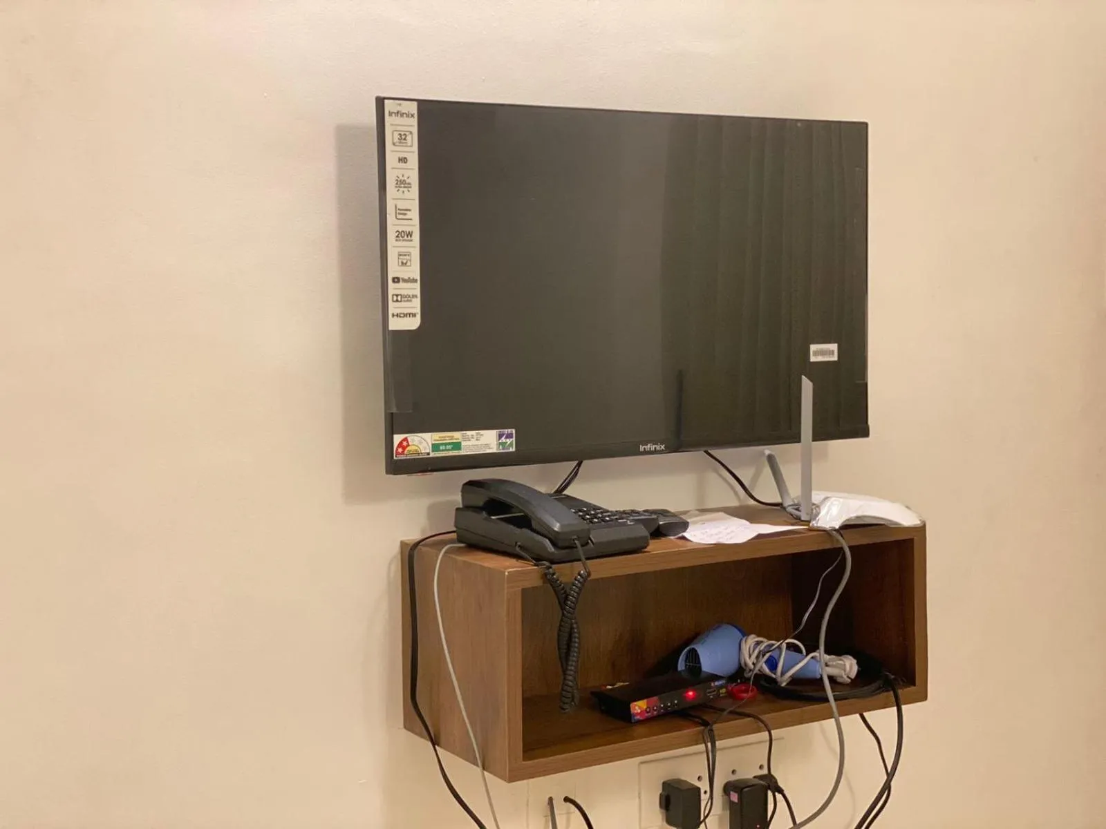 TV and multimedia in Le Poshe Luxury - TIE