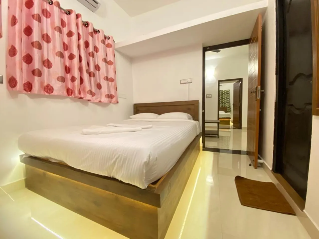 Bed in Le Poshe Luxury - TIE