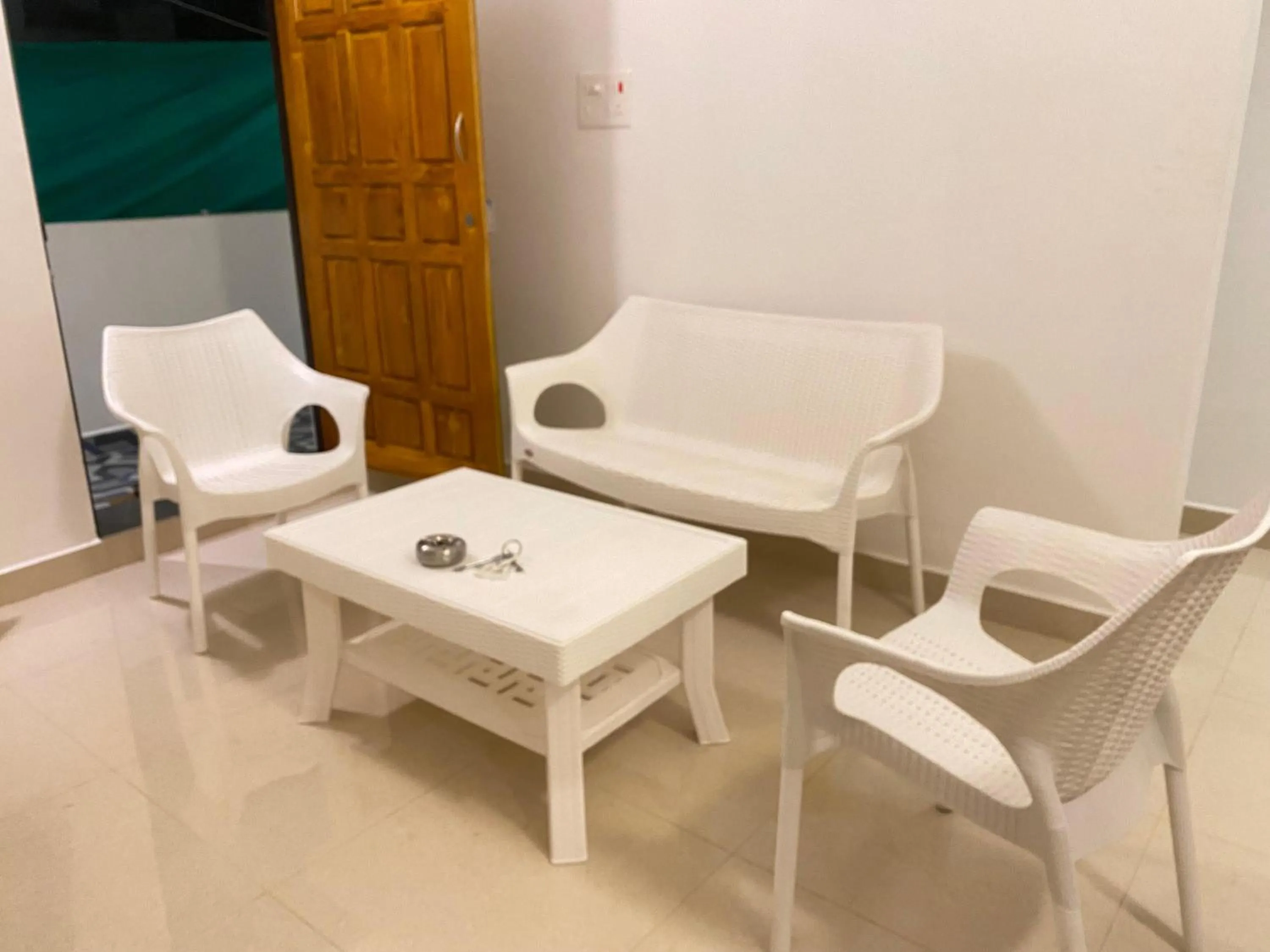 Le Poshe Luxury - TIE