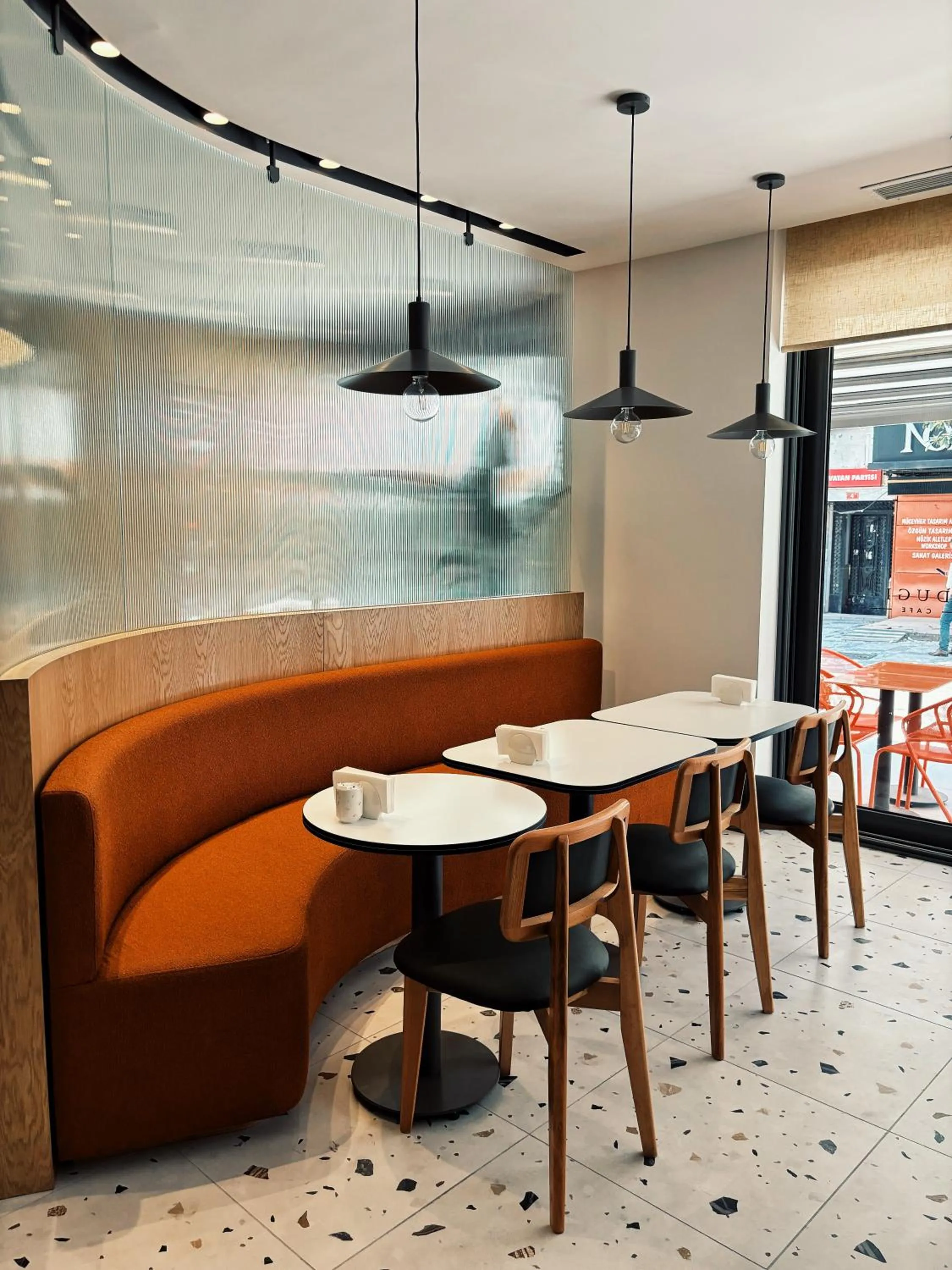 Restaurant/places to eat in Dugi Hotel