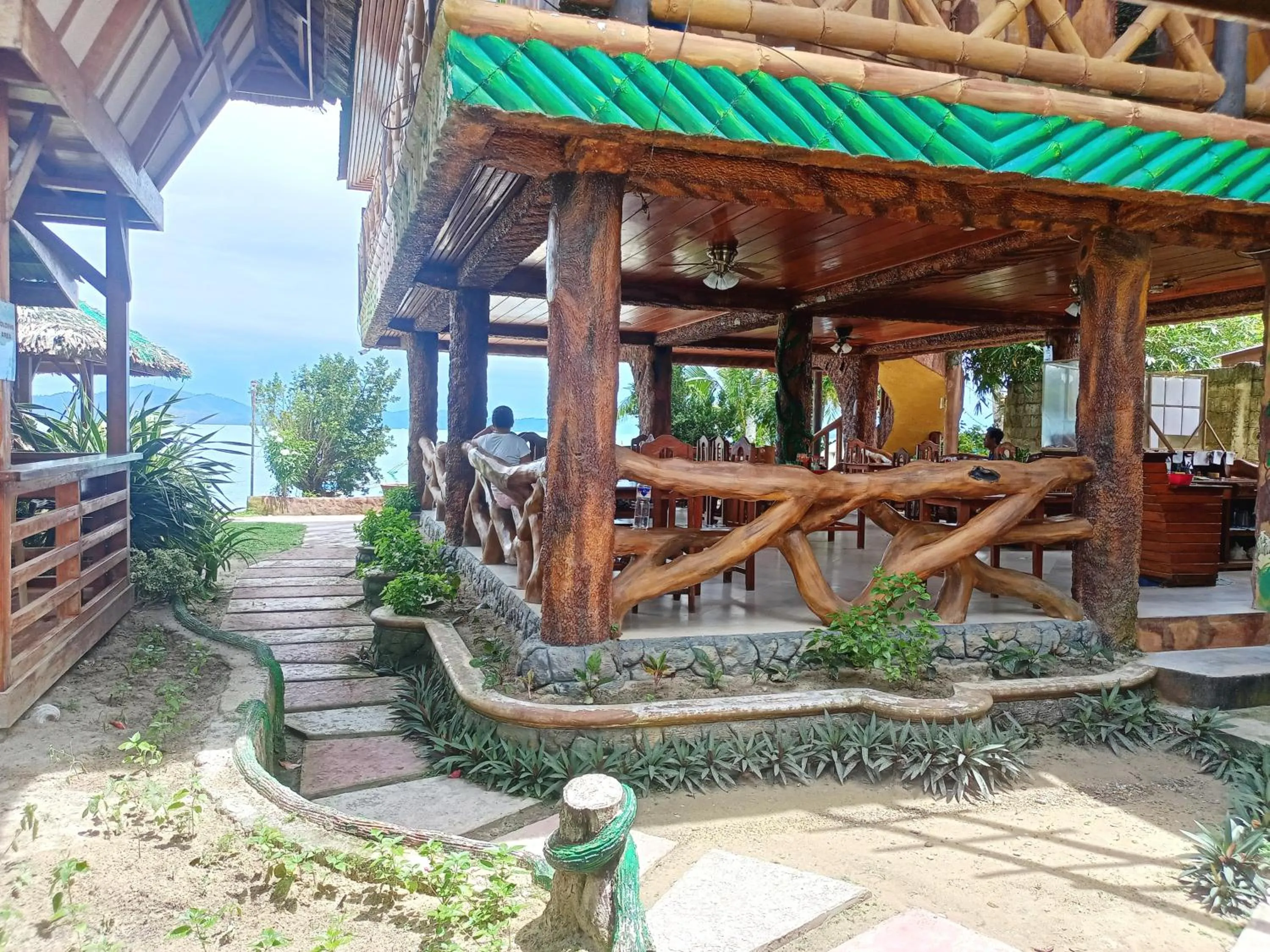 Restaurant/places to eat in Ausan Beach Front Cottages