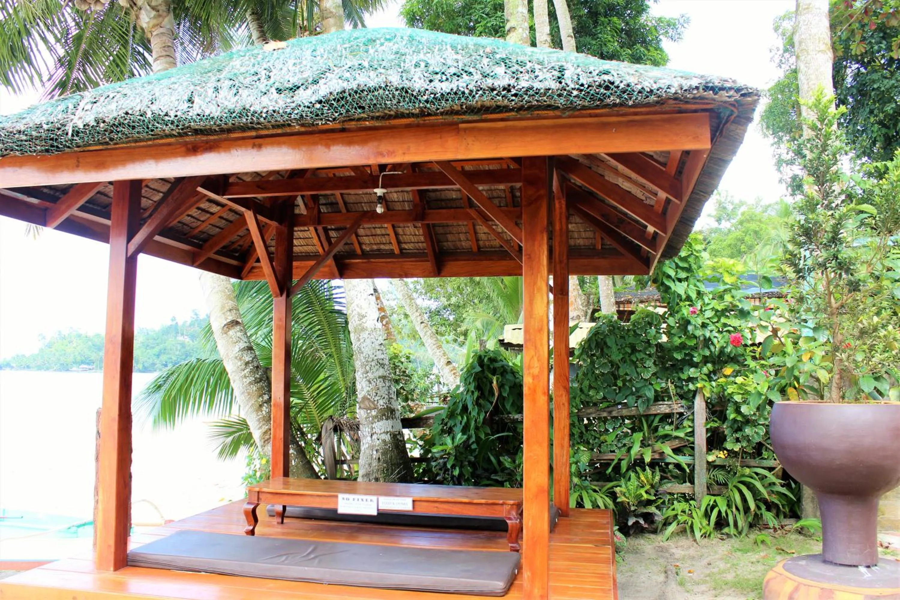 Restaurant/places to eat in Ausan Beach Front Cottages