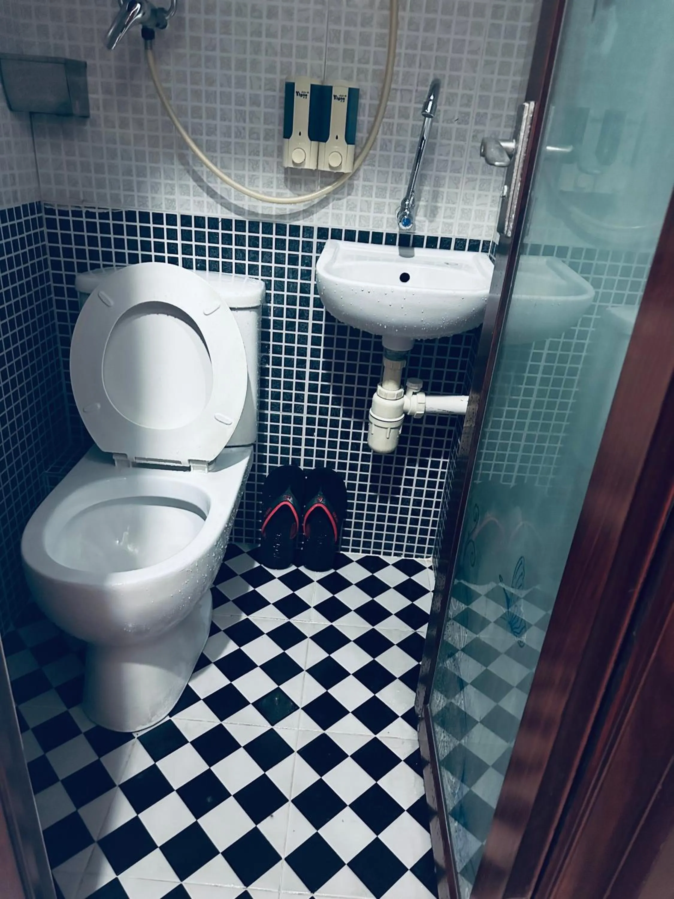 KATHMANDU GUEST HOUSE