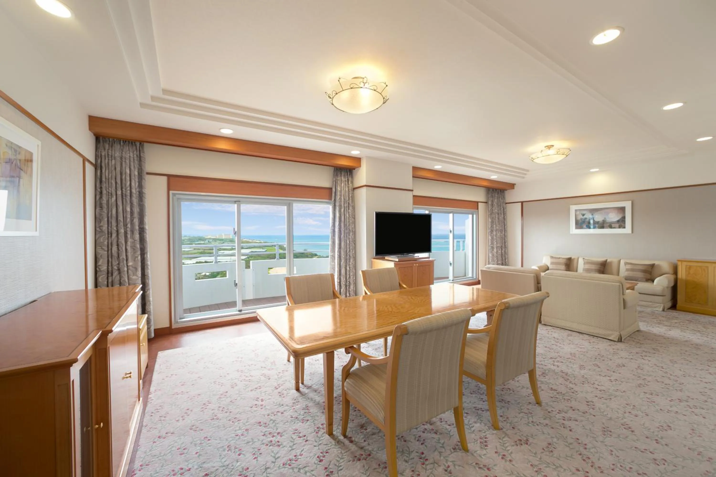 Photo of the whole room in Okinawa Zanpamisaki Royal Hotel