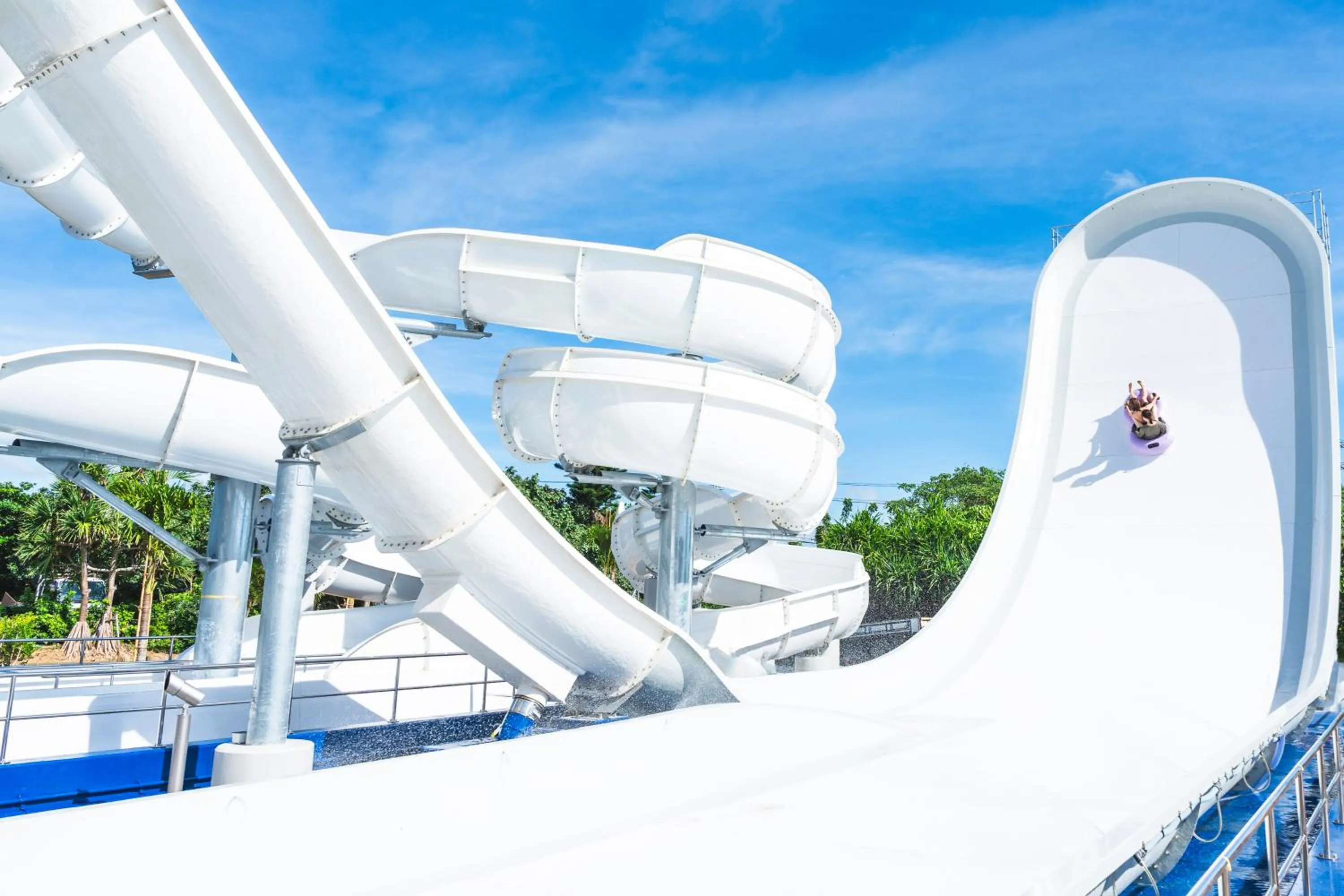 Activities, Water Park in Okinawa Zanpamisaki Royal Hotel