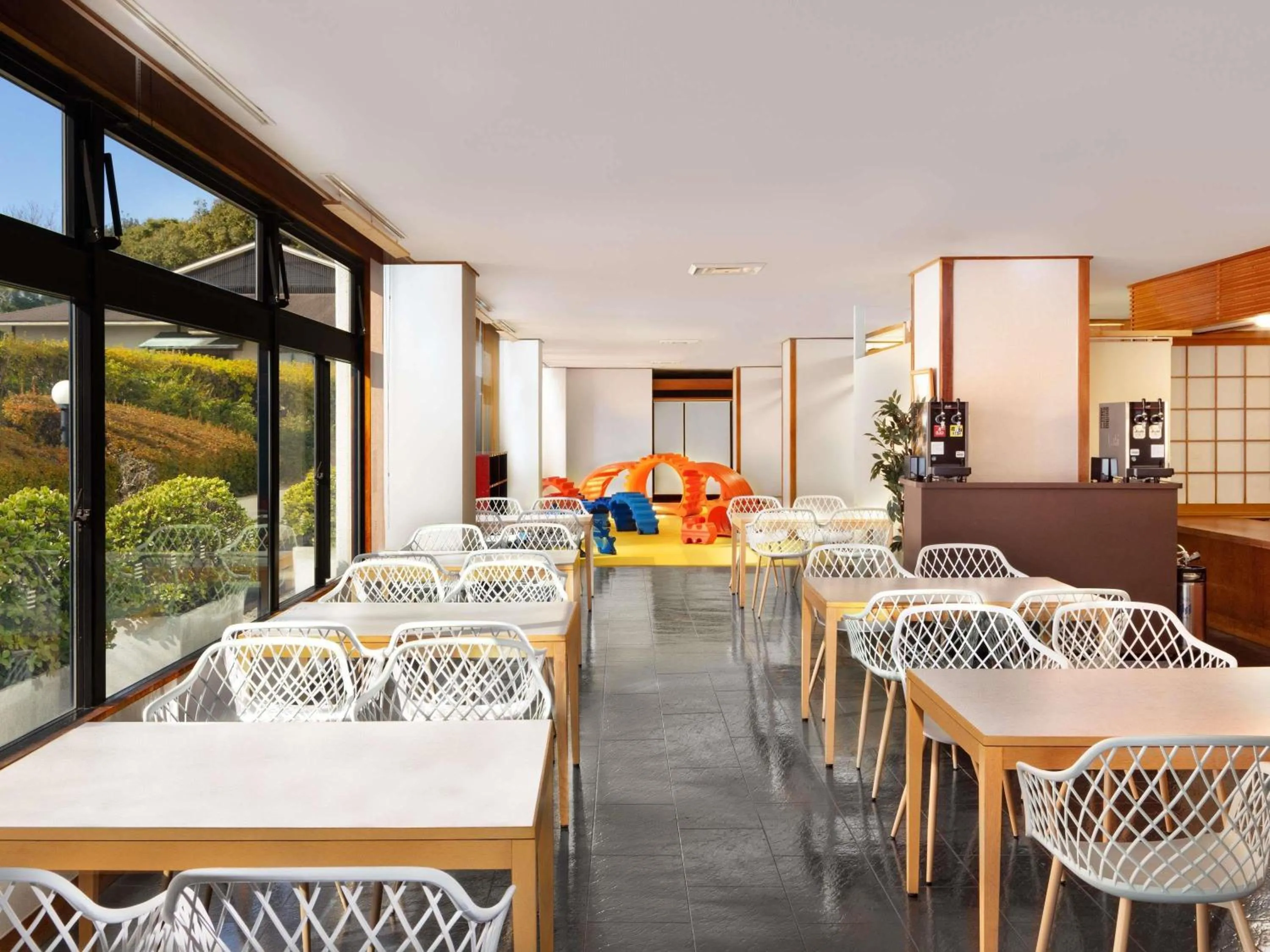 Restaurant/places to eat in Grand Mercure Awaji Island Resort & Spa