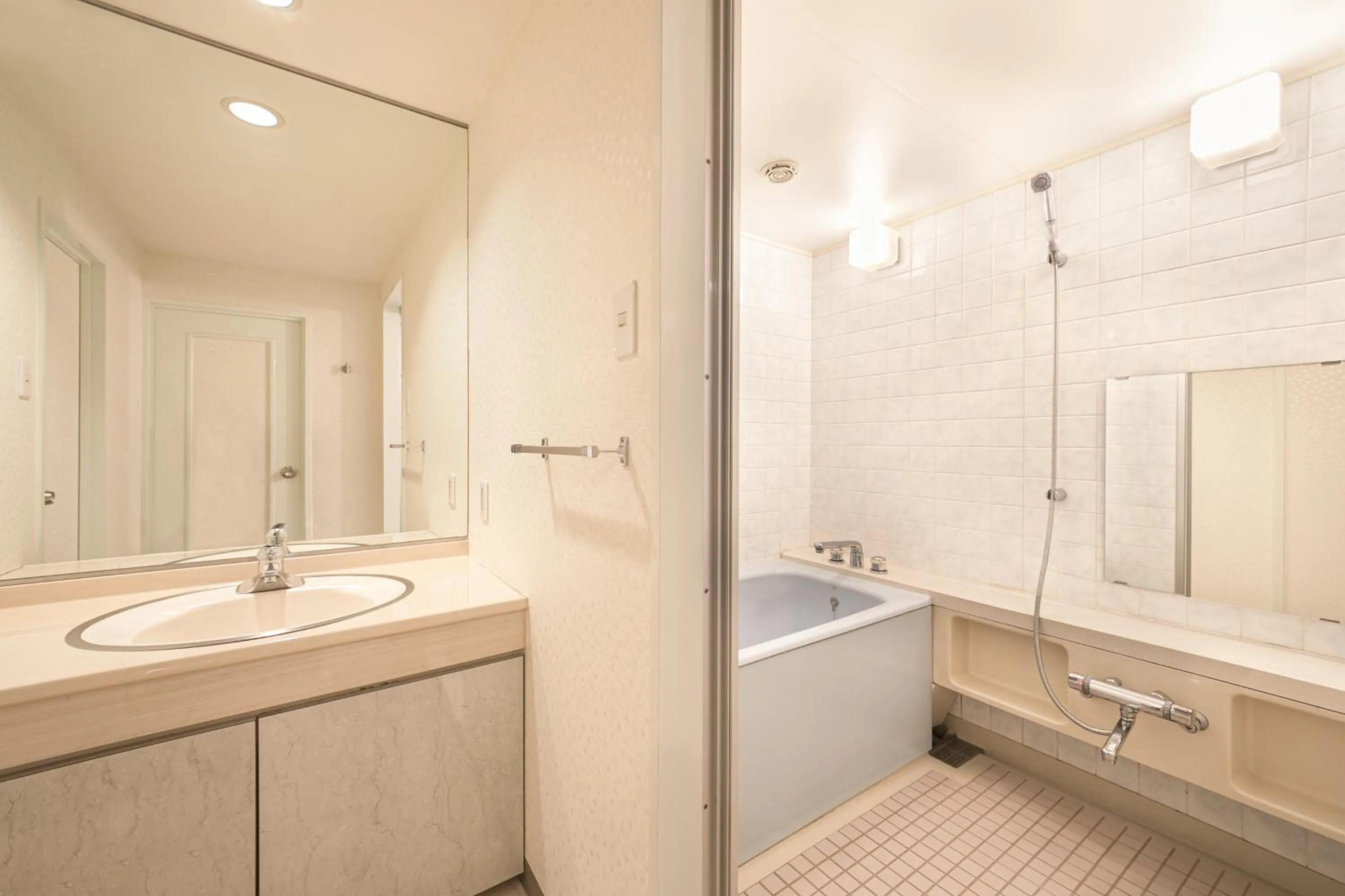 Shower in Grand Mercure Awaji Island Resort & Spa