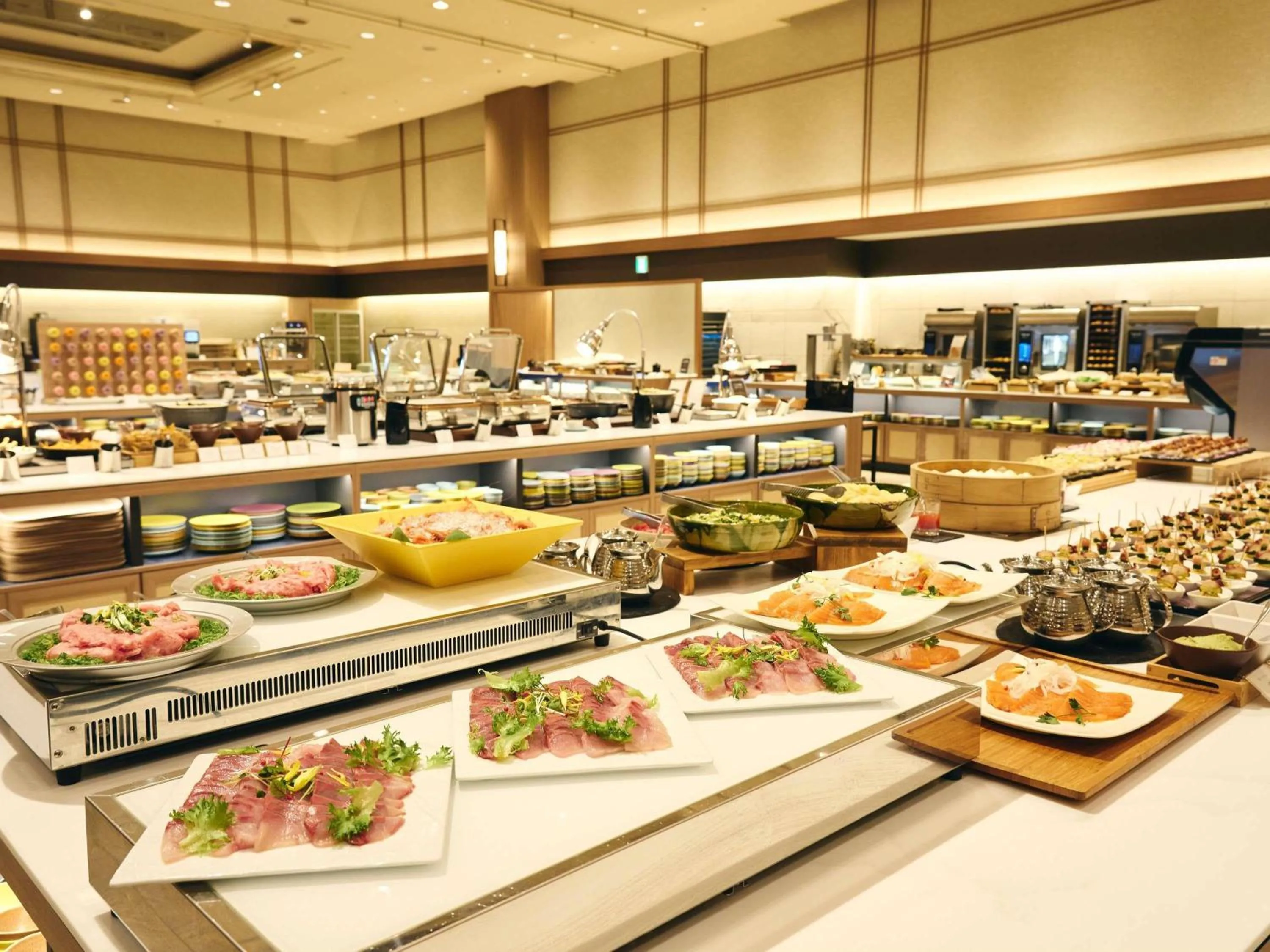 Restaurant/places to eat in Grand Mercure Awaji Island Resort & Spa