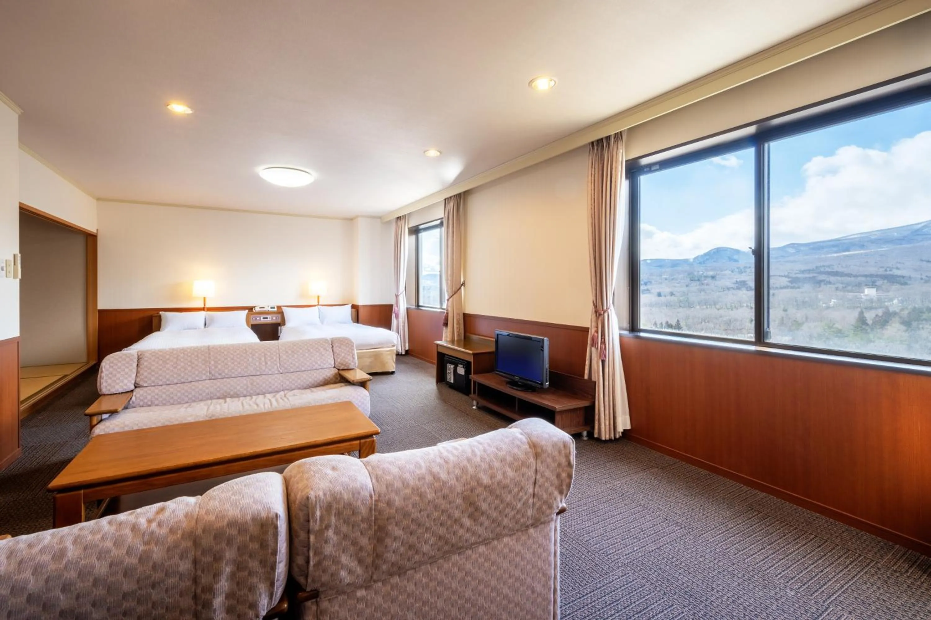 Living room, Bed in Mercure Miyagi Zao Resort & Spa