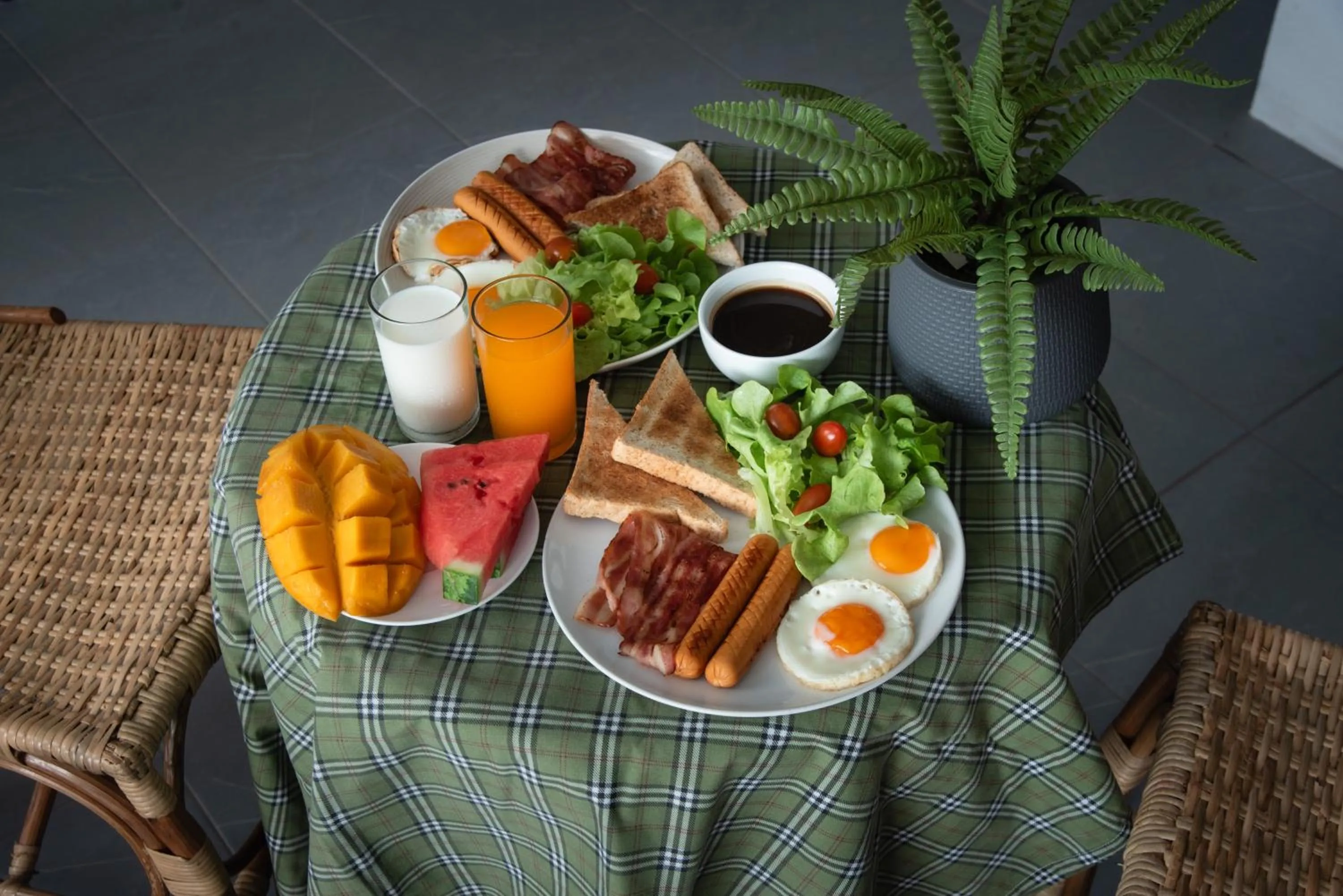 Food and drinks in Bania Boutique House