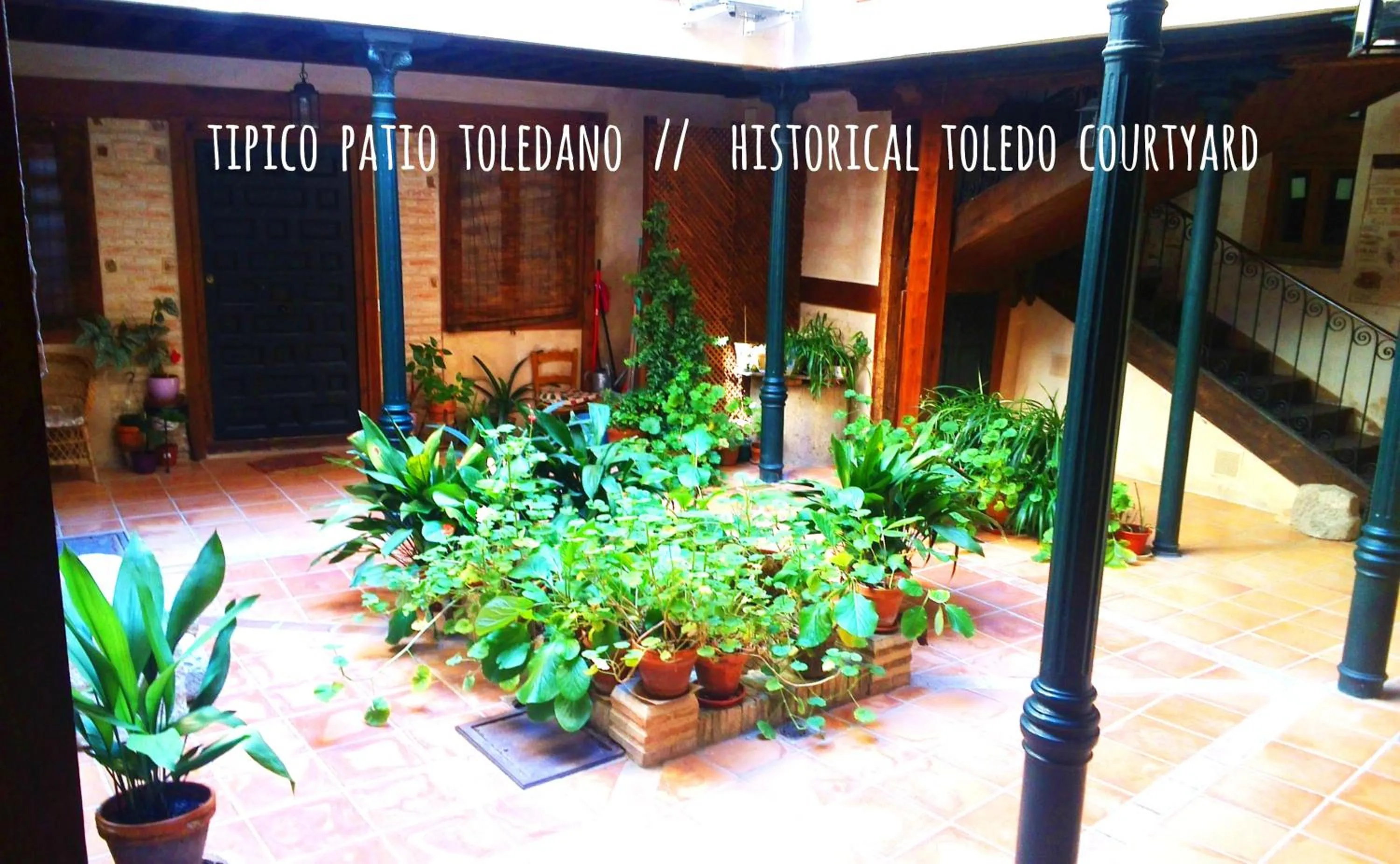 Patio in Casa Catedral - terraza privada con vistas en el corazón de Toledo