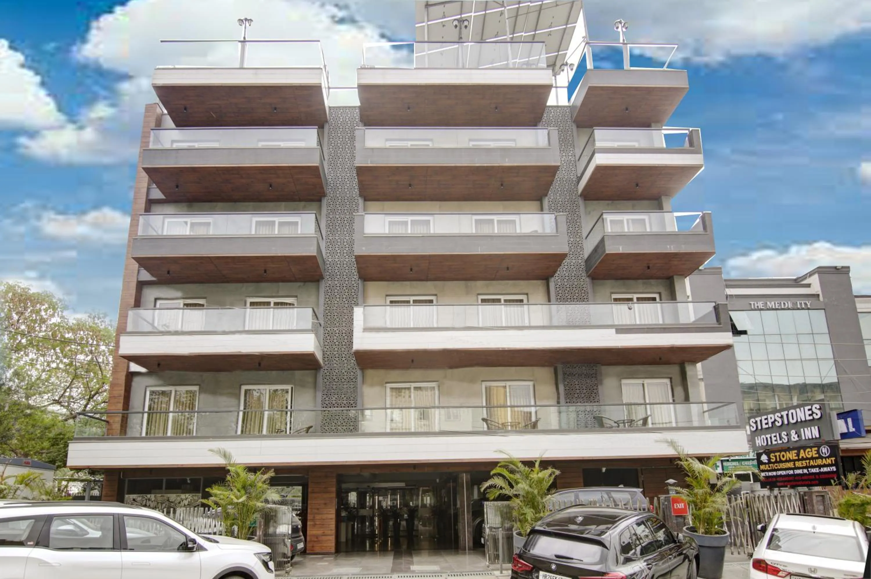 Facade/entrance in Stepstones Hotels and Inn-DLF PHASE 3 GURGAON