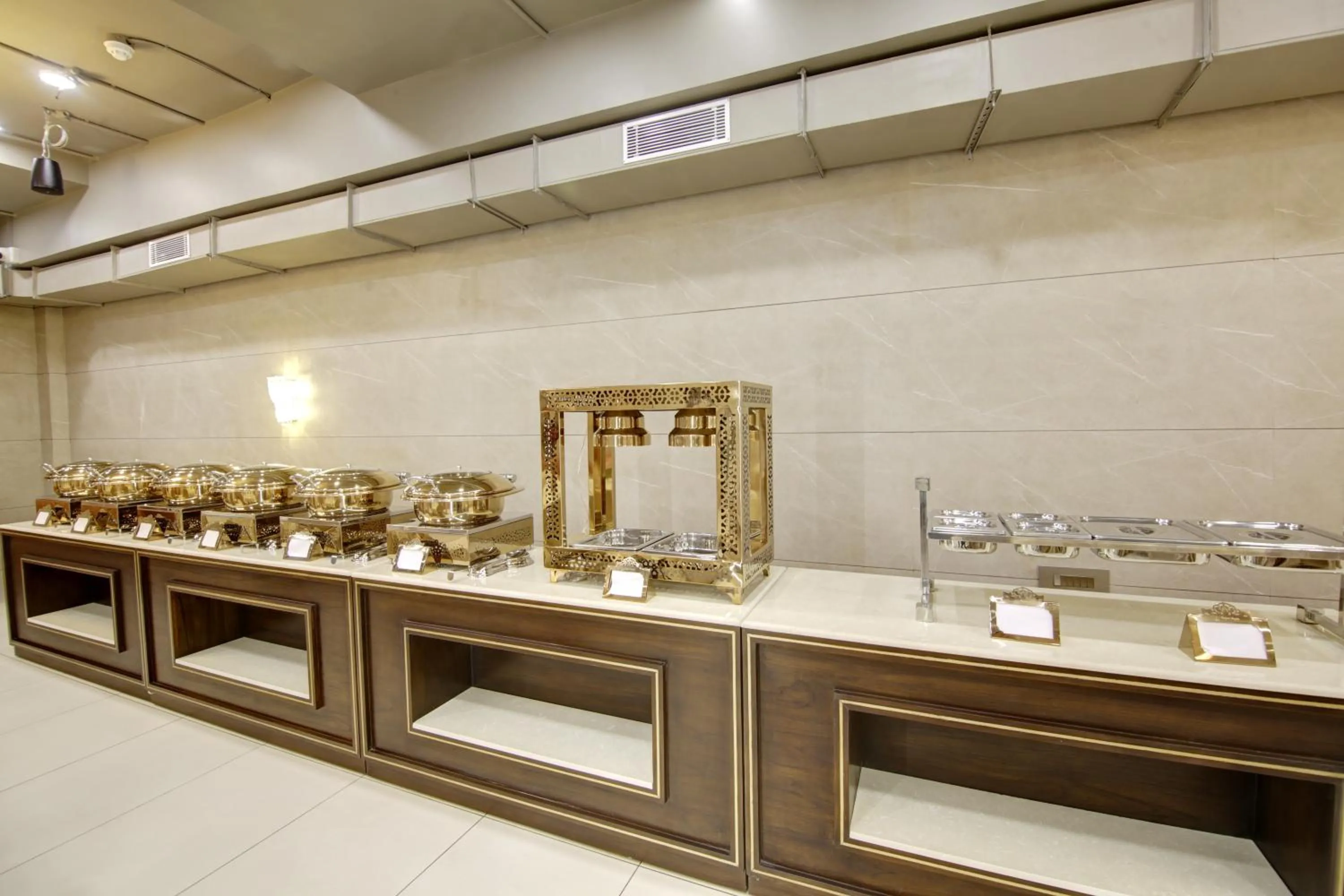 Restaurant/places to eat in Stepstones Hotels and Inn-DLF PHASE 3 GURGAON