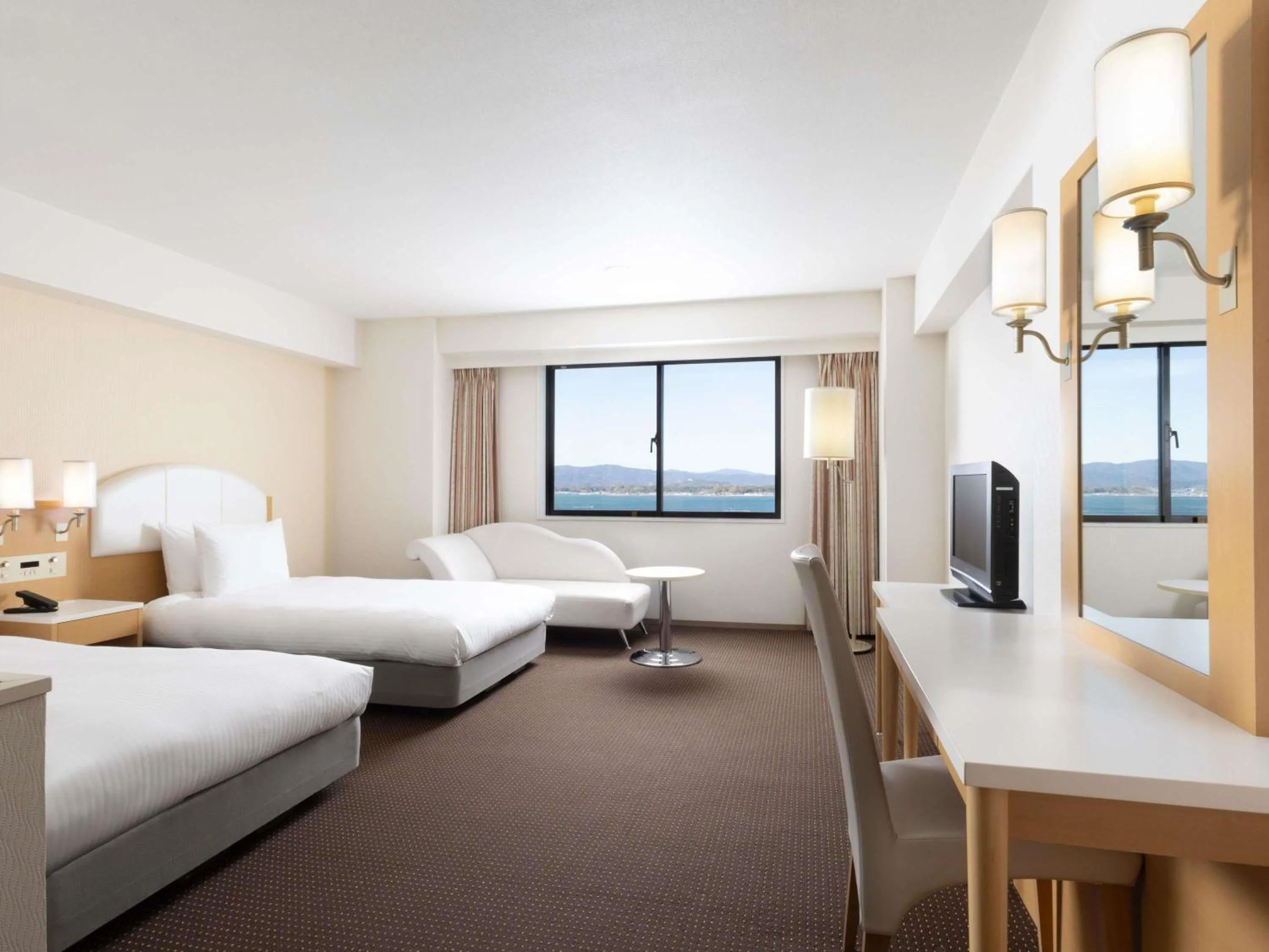 Bedroom, Bed in Grand Mercure Lake Hamana Resort & Spa