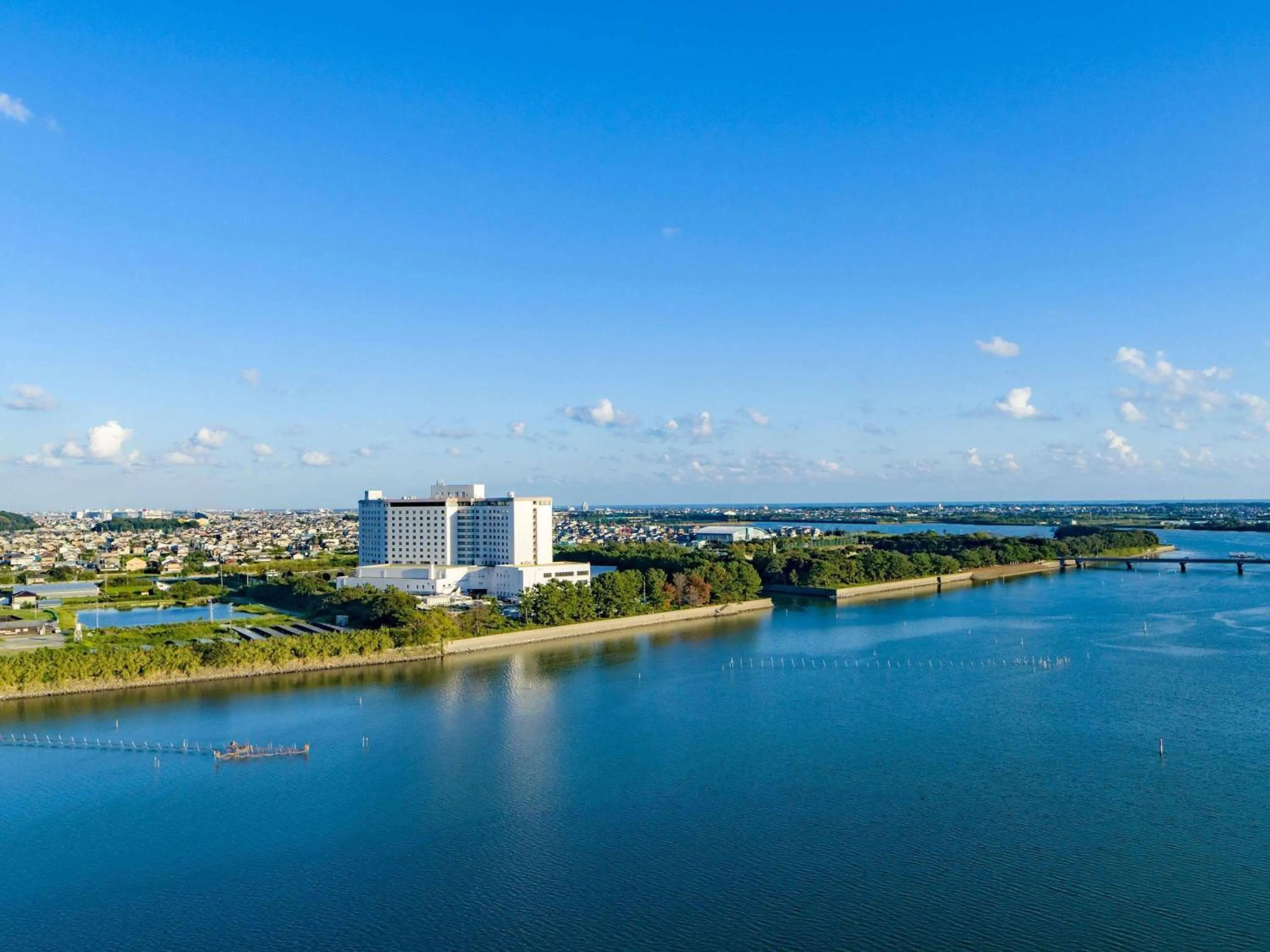 Property building in Grand Mercure Lake Hamana Resort & Spa