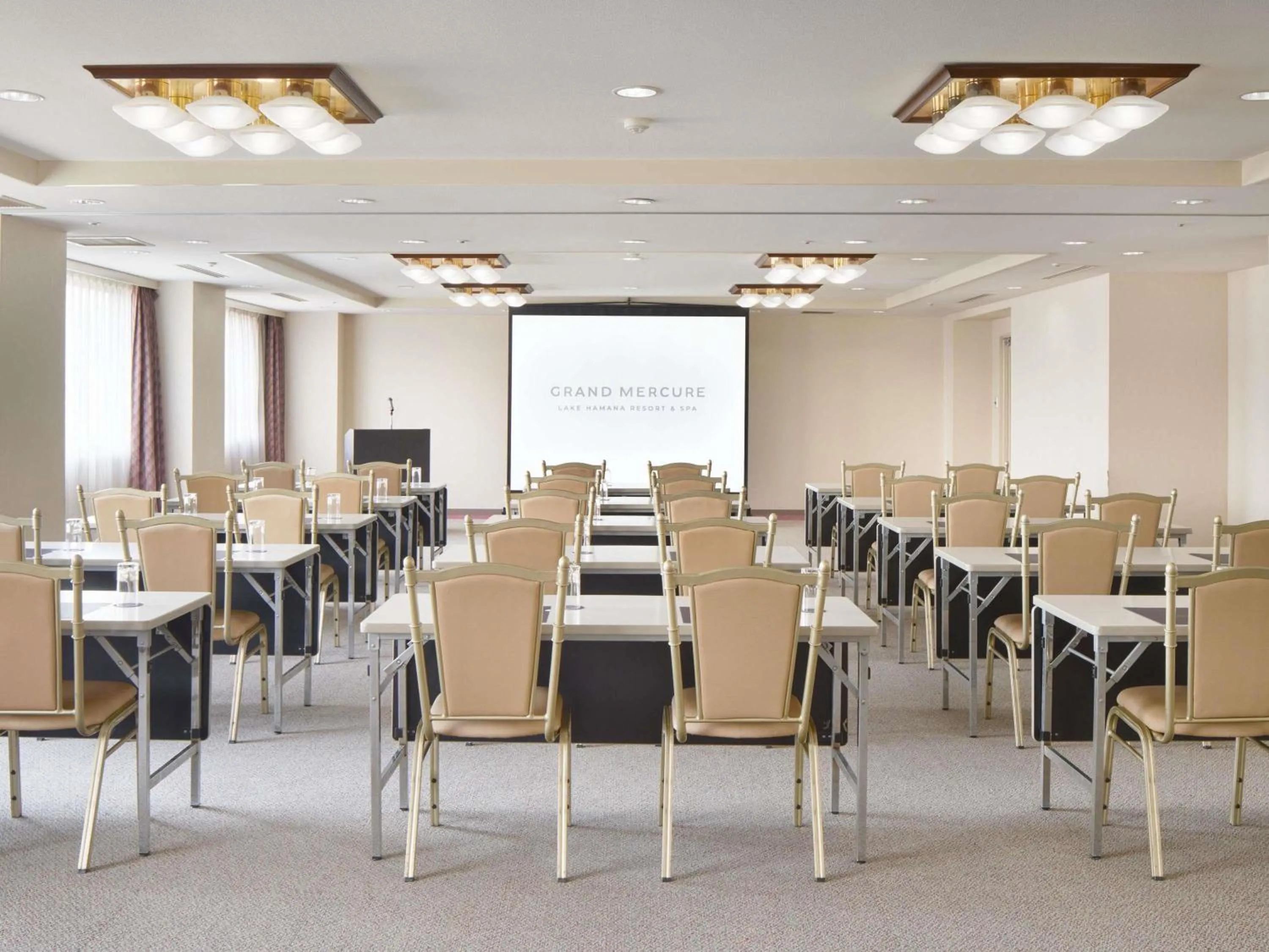 Meeting/conference room in Grand Mercure Lake Hamana Resort & Spa