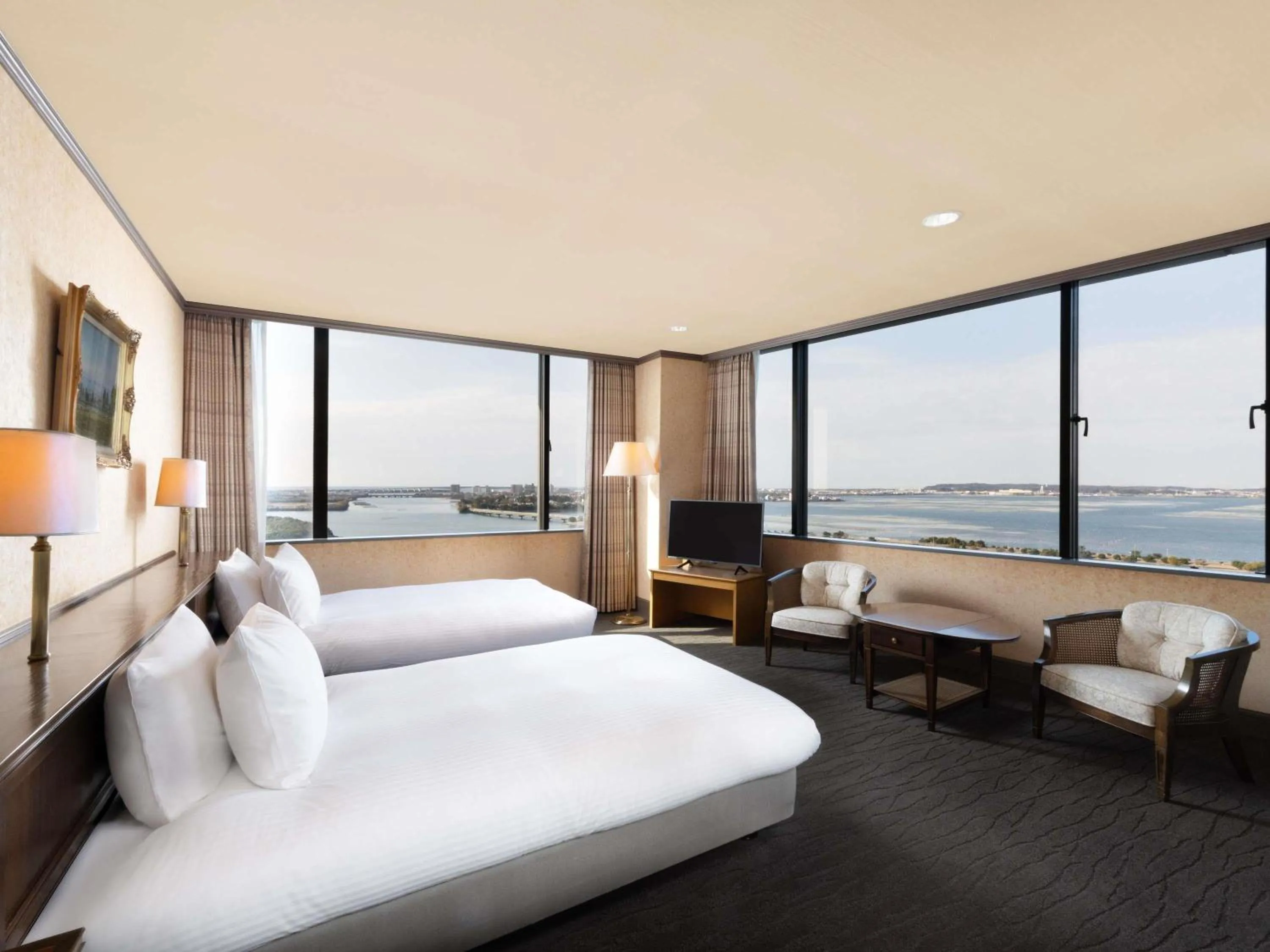 Bedroom, Bed in Grand Mercure Lake Hamana Resort & Spa