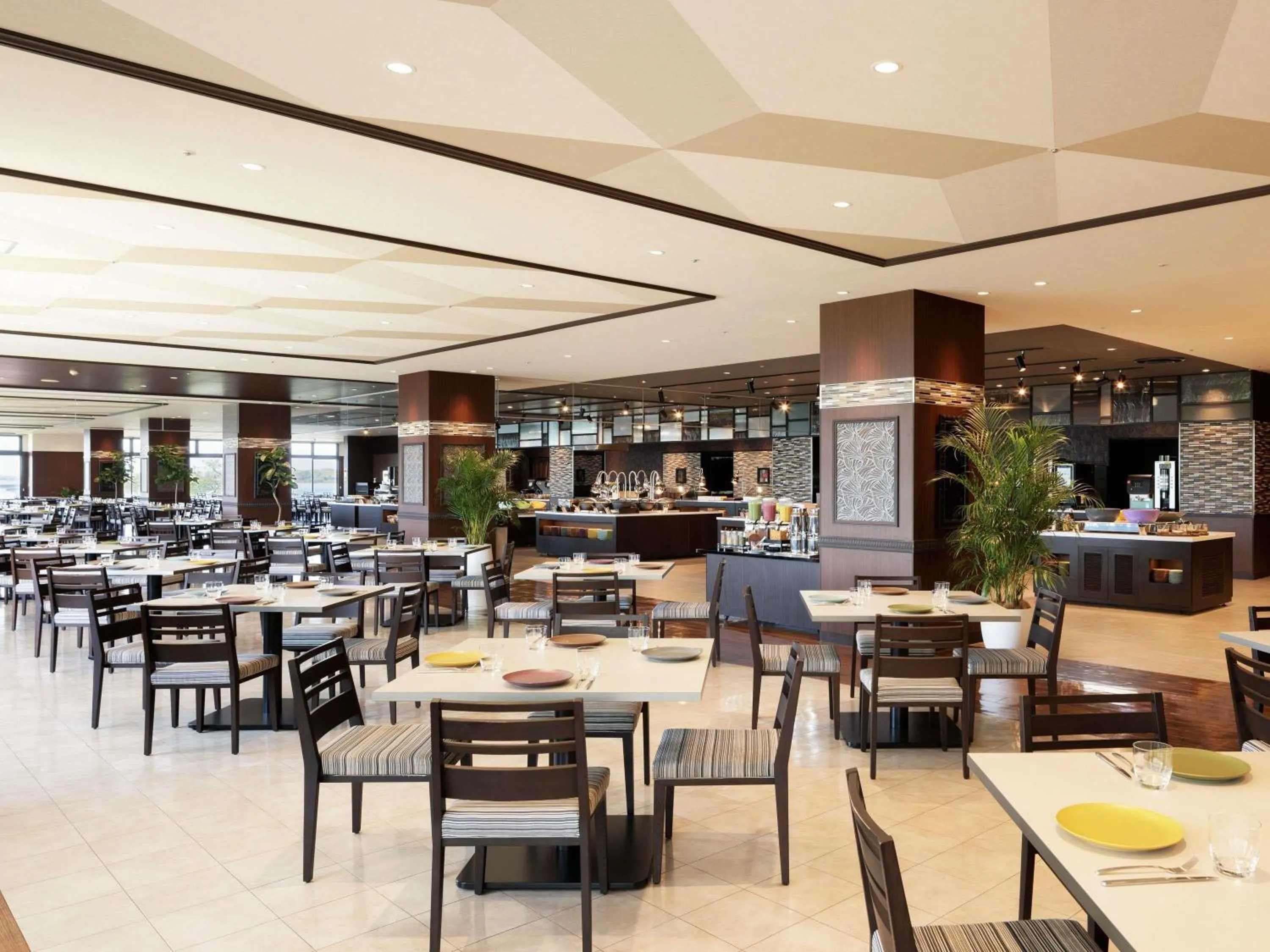 Restaurant/places to eat in Grand Mercure Lake Hamana Resort & Spa