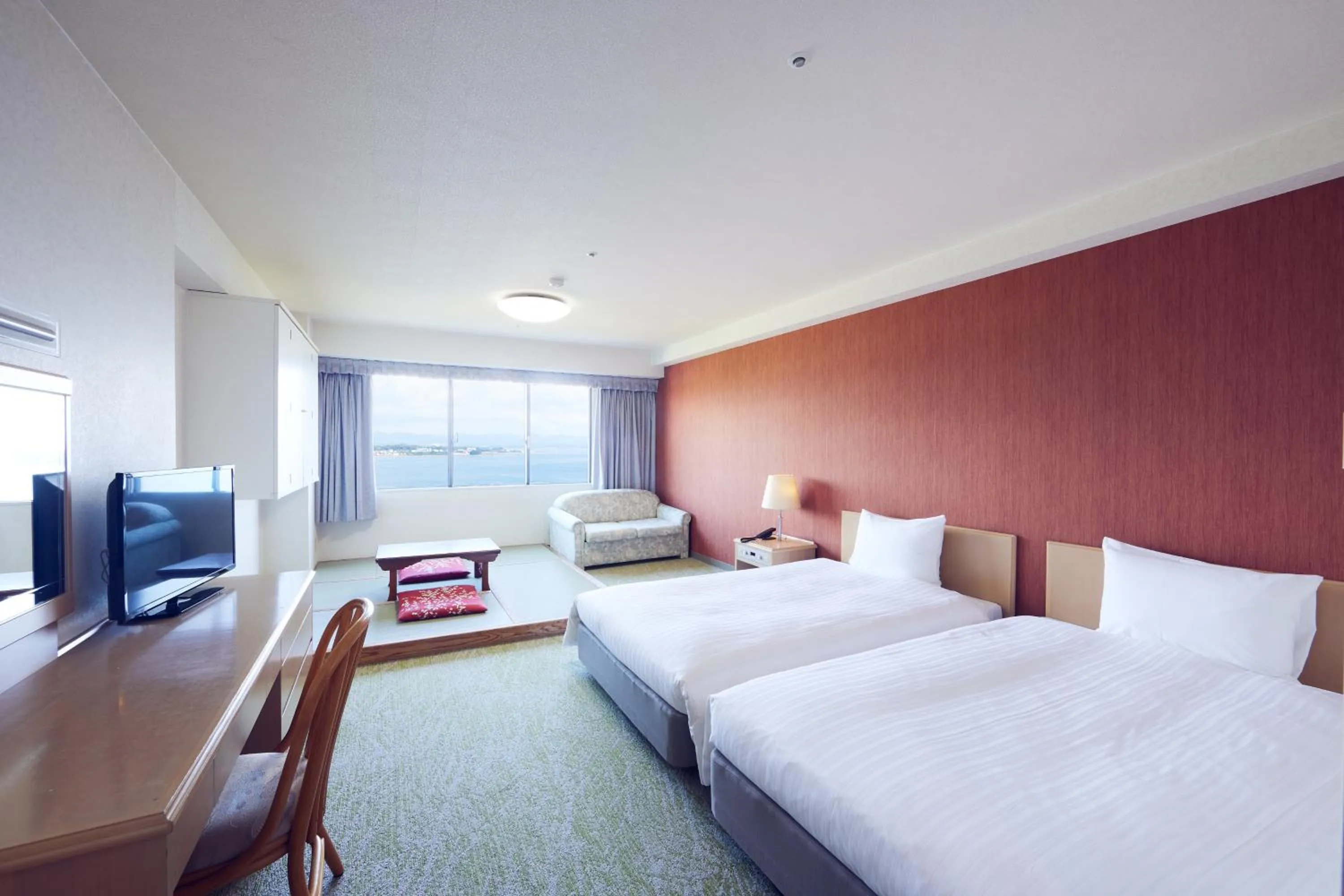 Photo of the whole room, Bed in Grand Mercure Wakayama Minabe Resort & Spa