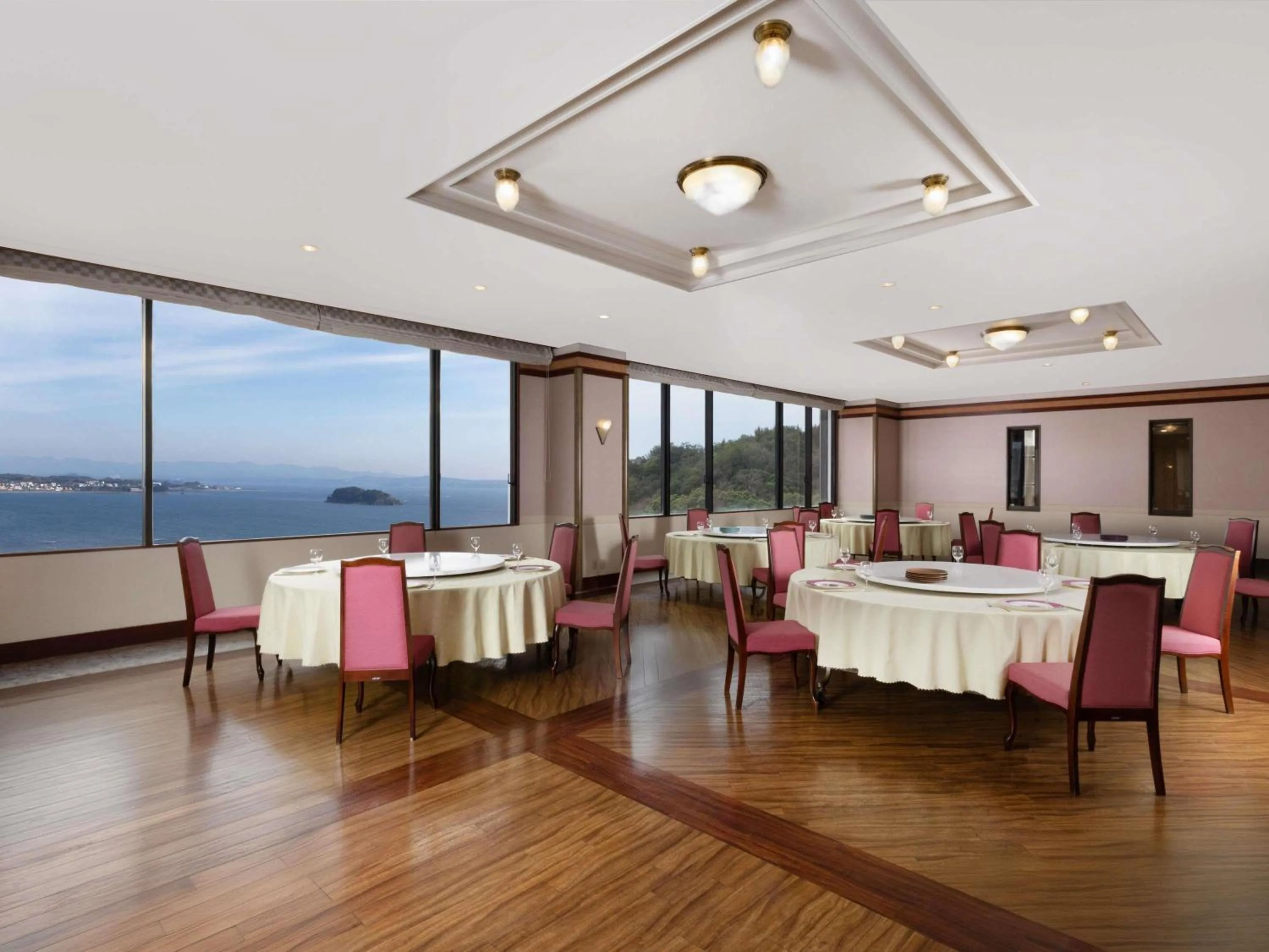 Meeting/conference room in Grand Mercure Wakayama Minabe Resort & Spa