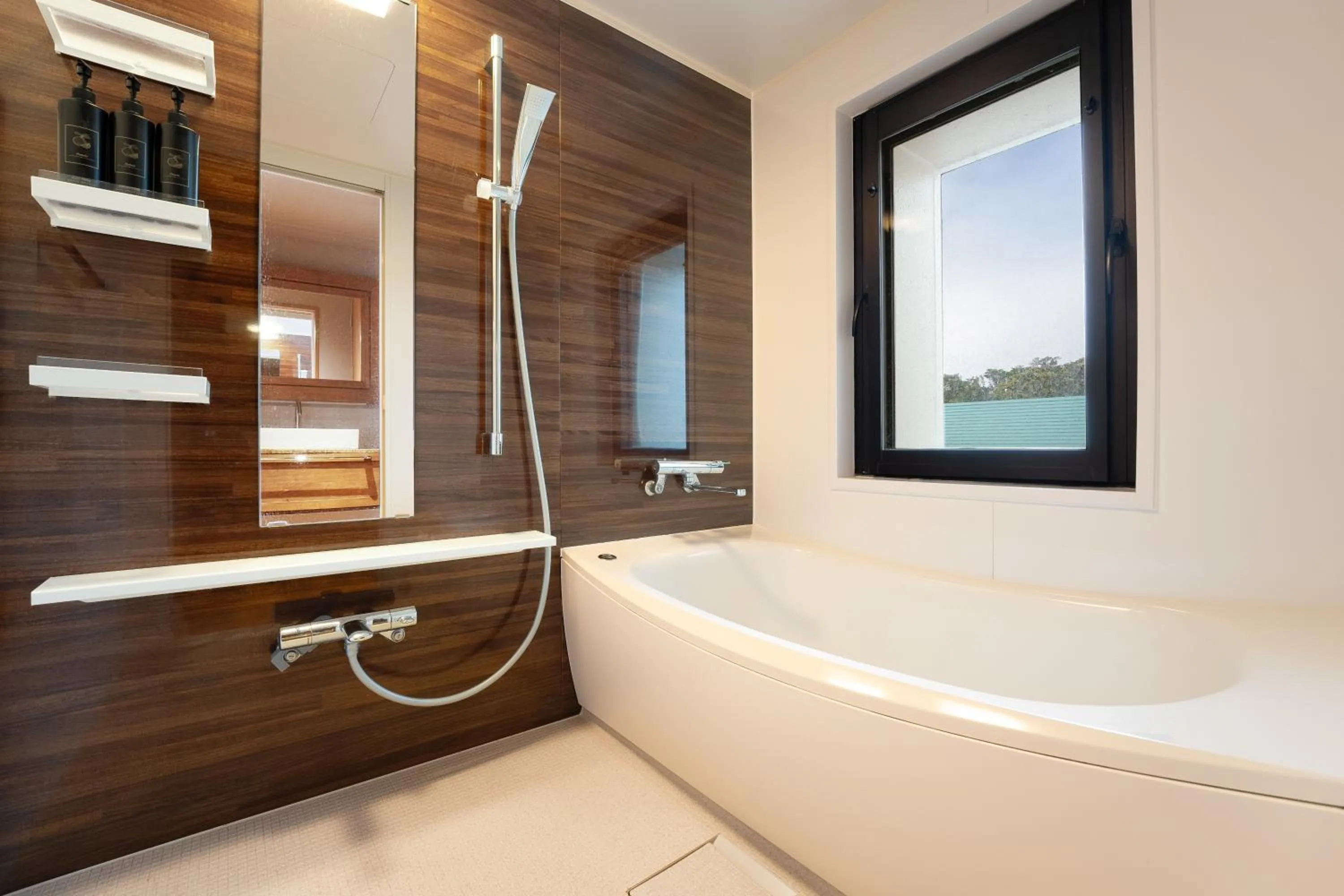 Shower in Grand Mercure Minamiboso Resort & Spa