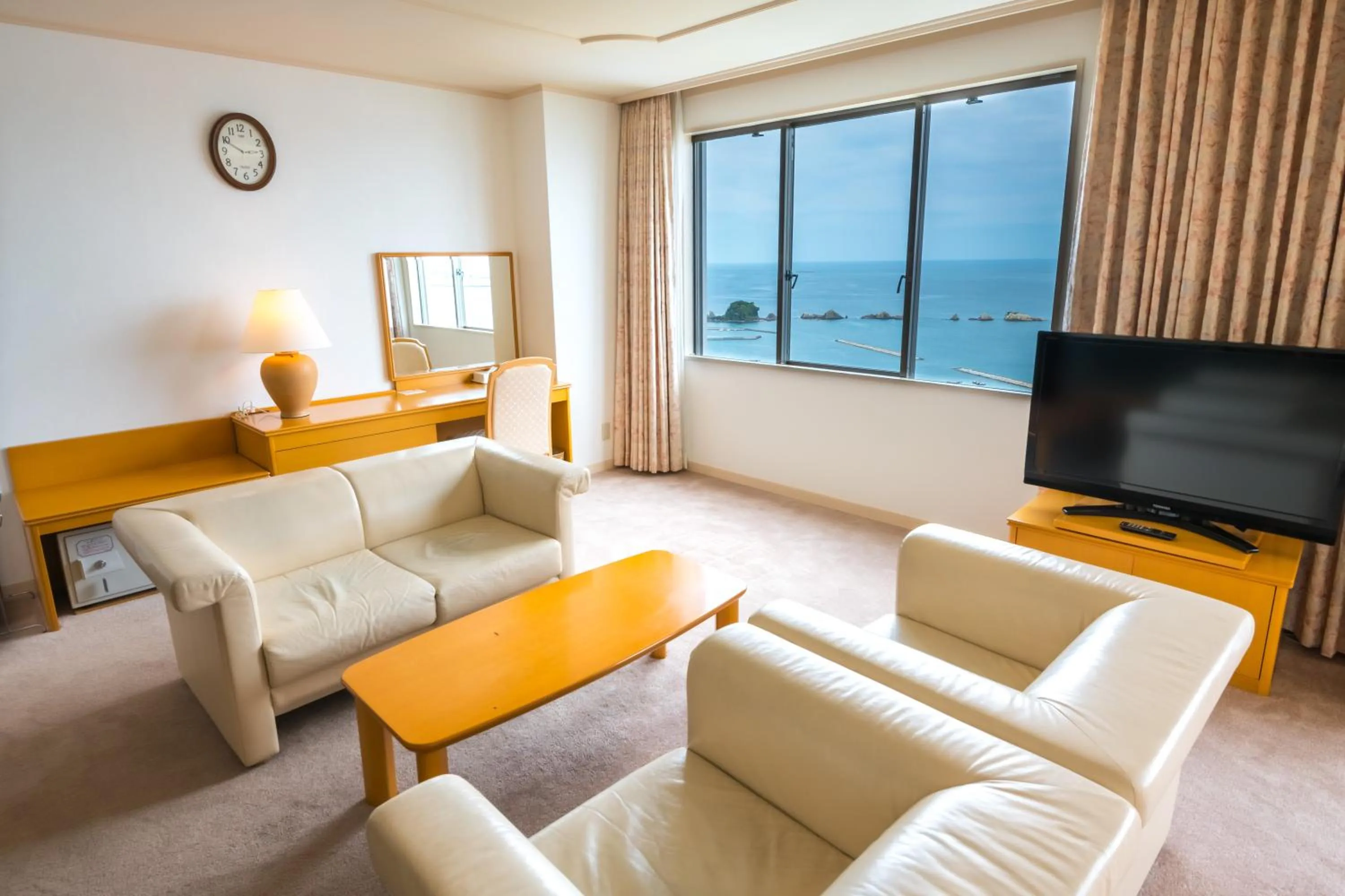 Photo of the whole room in Mercure Wakayama Kushimoto Resort & Spa