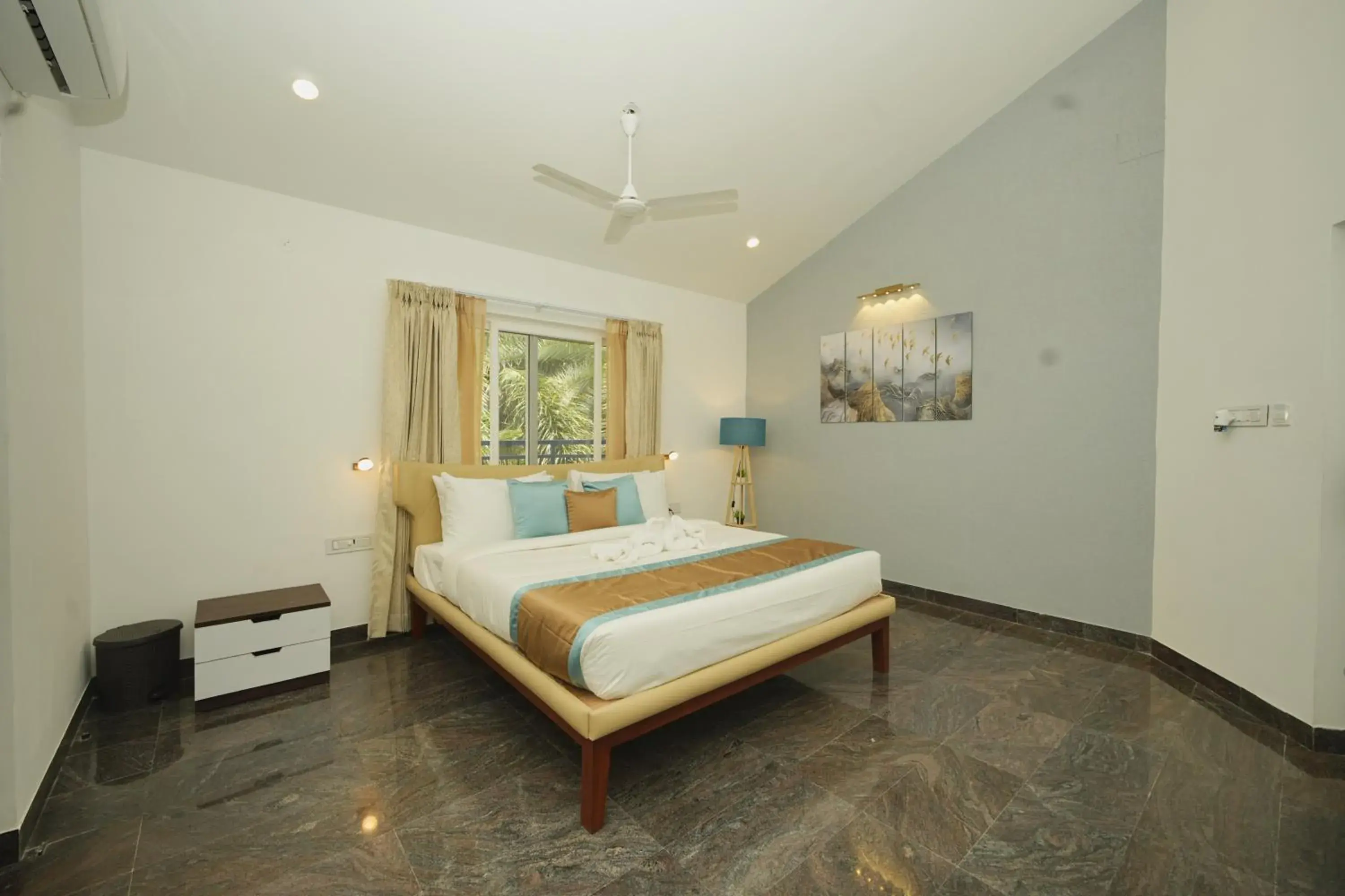 Executive Suite - single occupancy in Bay Breeze Suites Executive Suite - single occupancy in Bay Breeze Suites