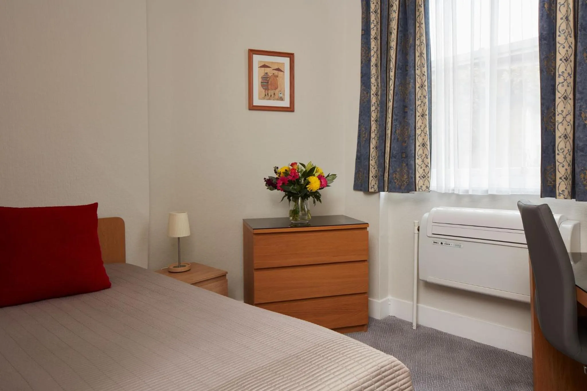 Bedroom, Bed in Euro Hotel