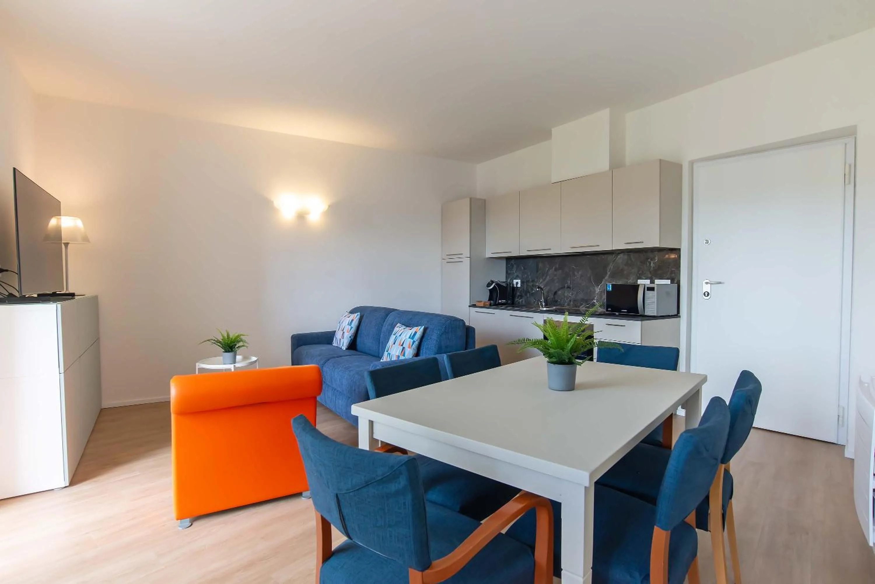 Kitchen or kitchenette in Appartamenti Tre Fontane