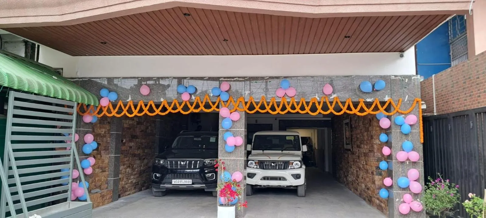 Parking in Hotel Monsoon Palace Guwahati