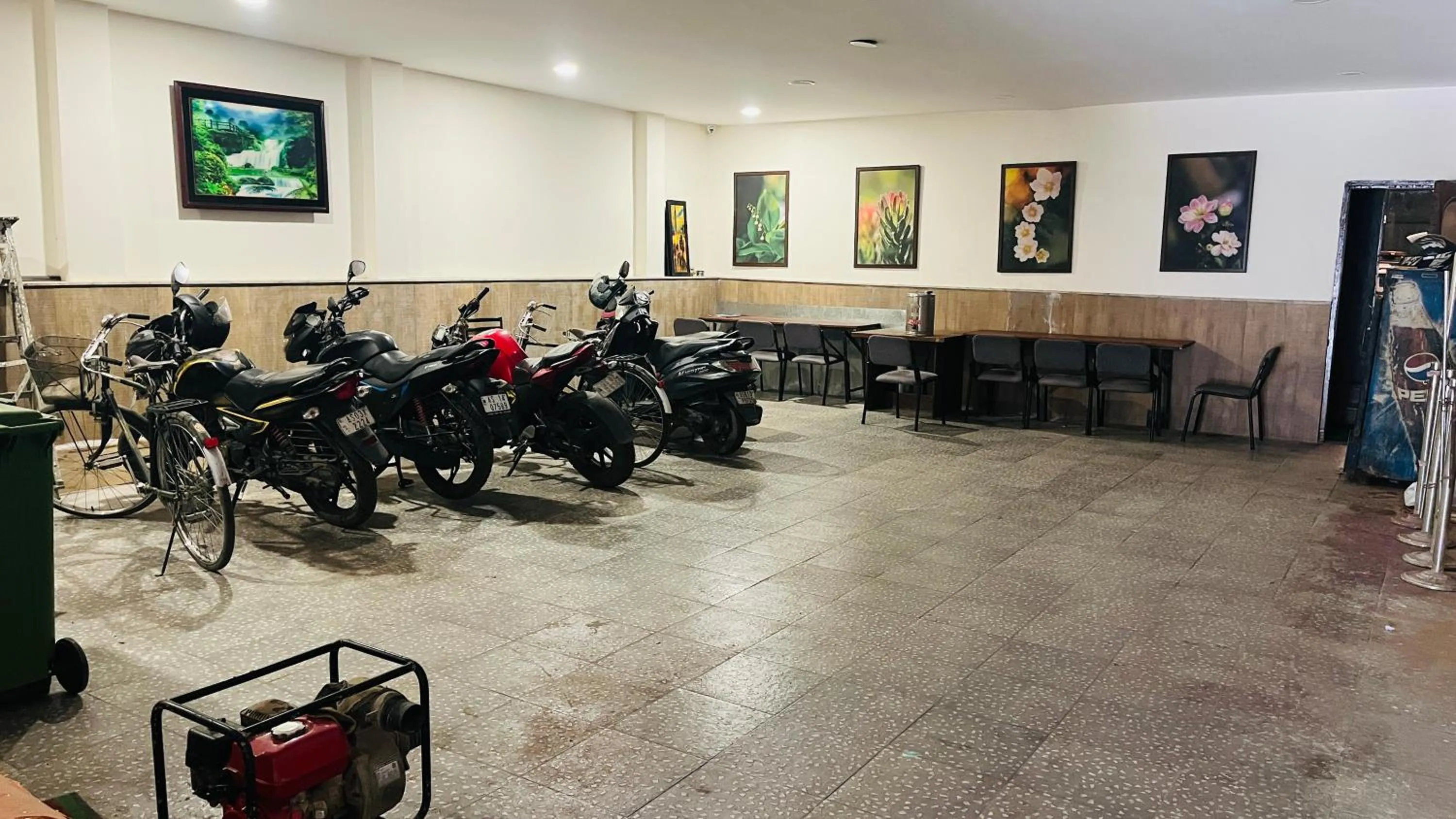 Parking in Hotel Monsoon Palace Guwahati