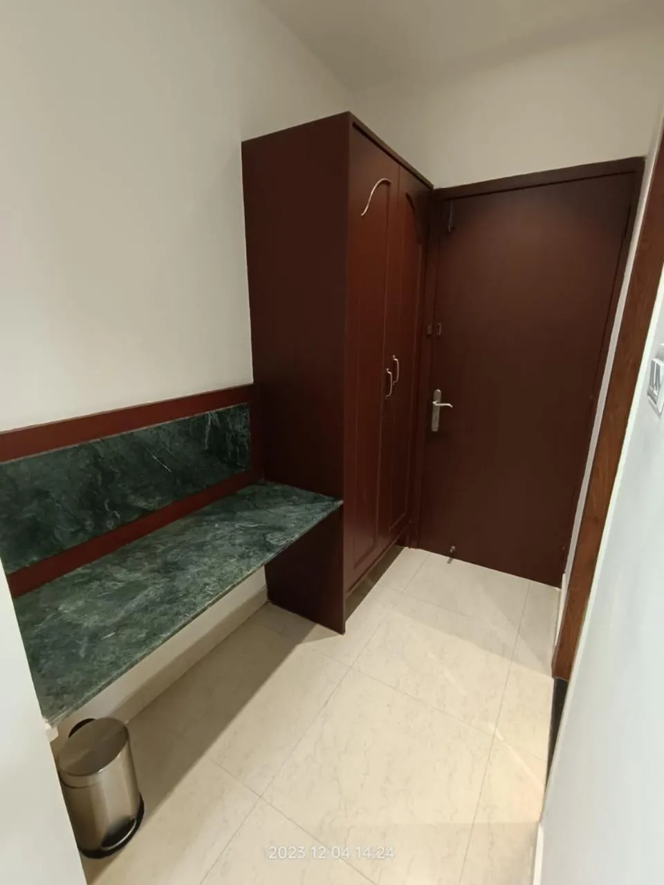 hair dresser in Hotel Monsoon Palace Guwahati