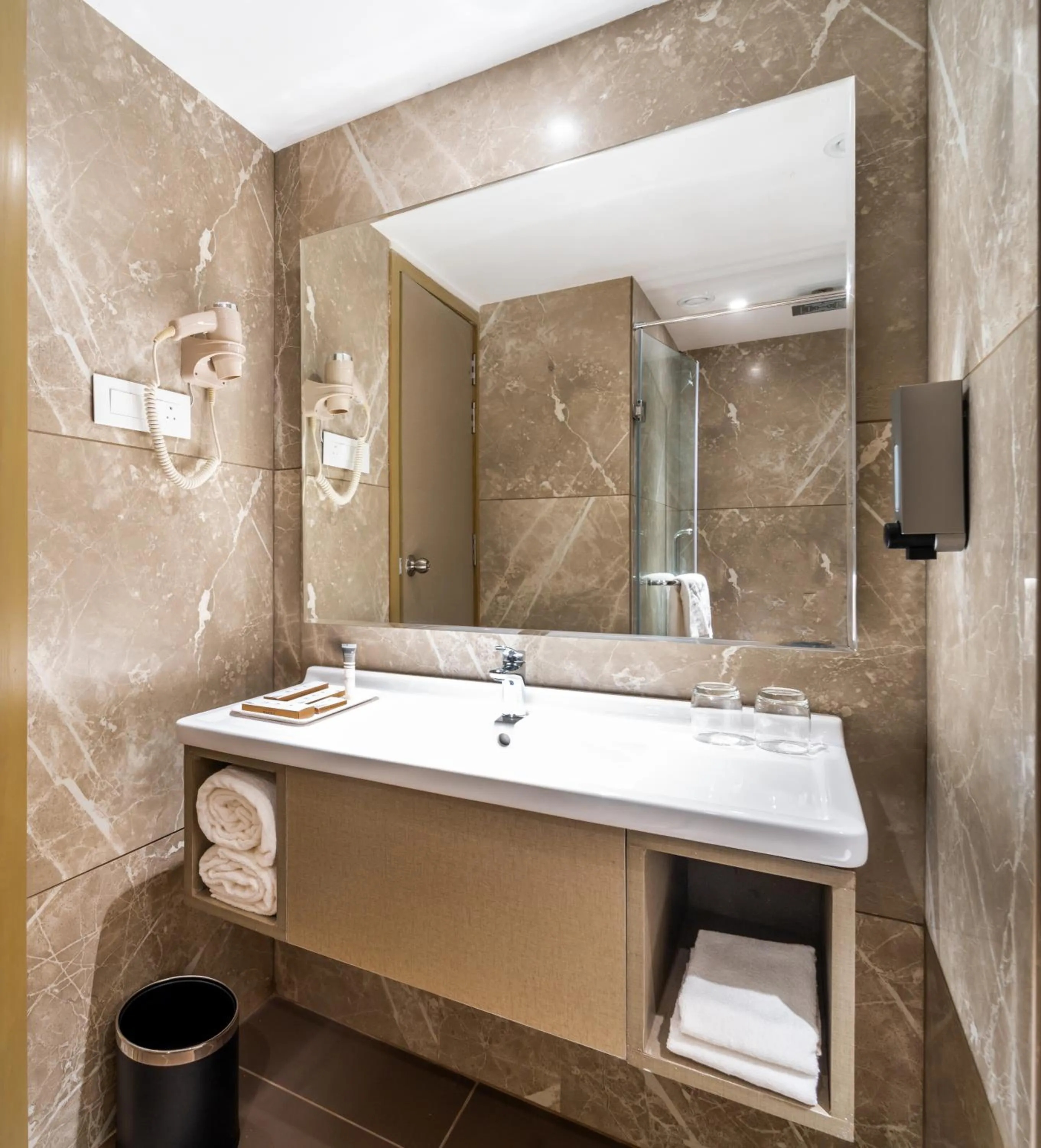 Shower in Effotel By Sayaji Indore