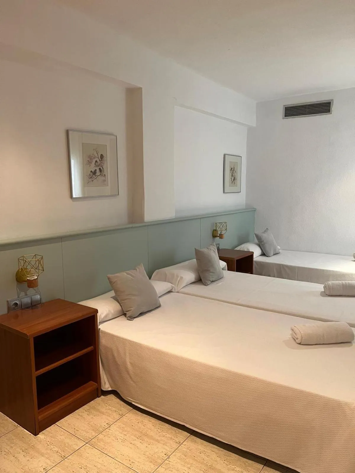 Photo of the whole room, Bed in Fleming Center by Punta 25 Hotels Group