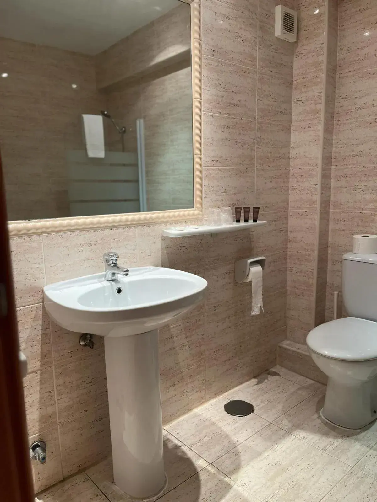 Twin Room in Fleming Center by Punta 25 Hotels Group Twin Room in Fleming Center by Punta 25 Hotels Group