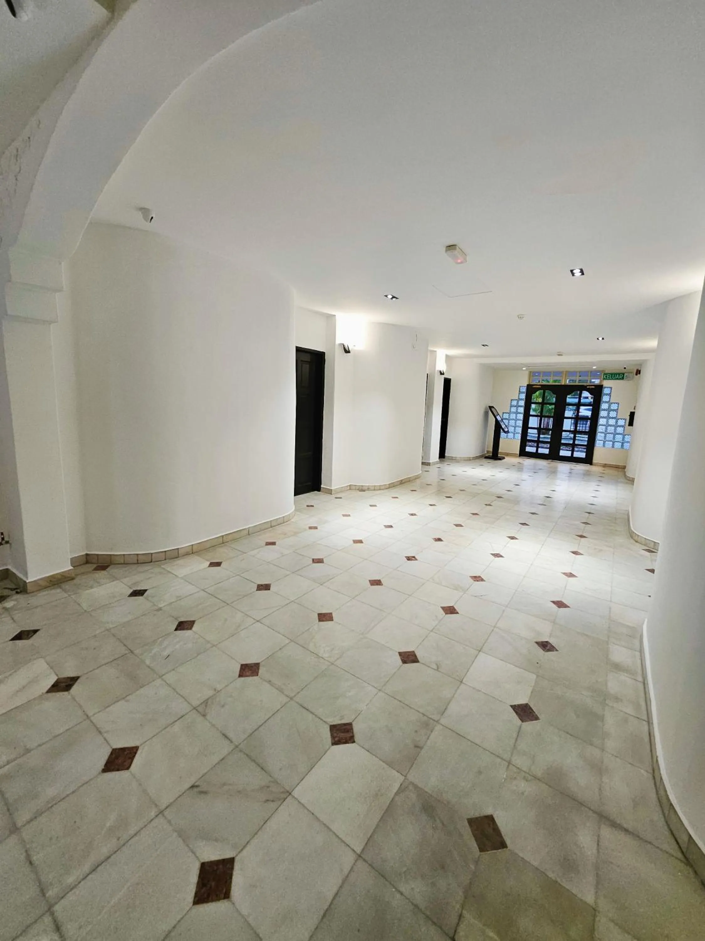 Area and facilities in Luna Hotel by Moonknight