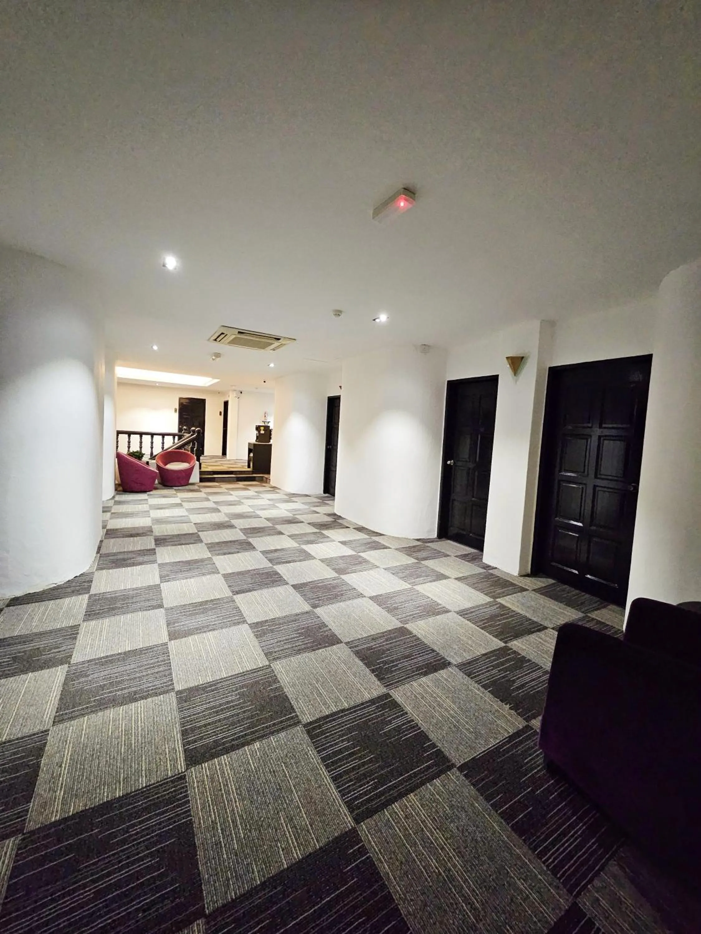 Seating area in Luna Hotel by Moonknight