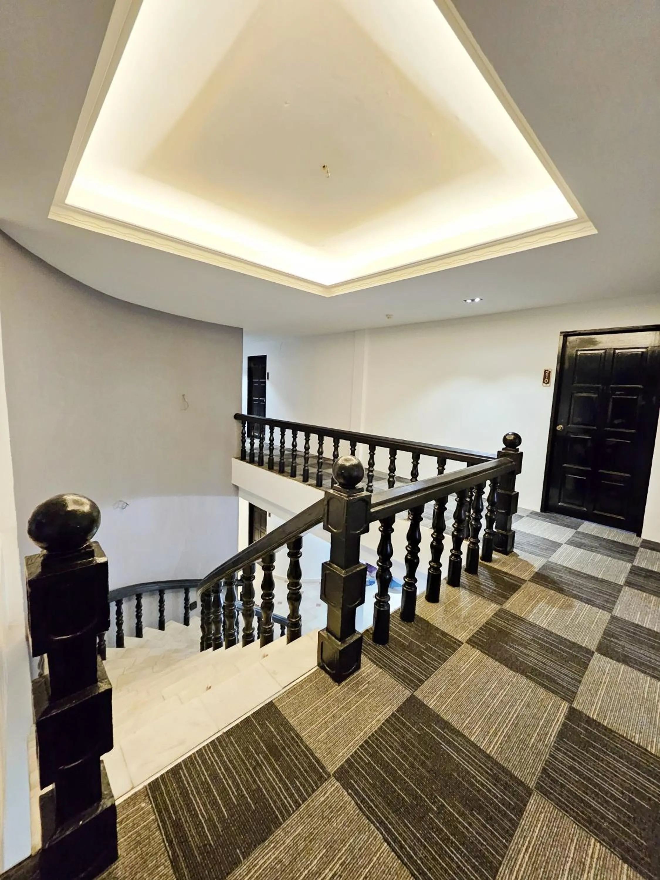 Area and facilities in Luna Hotel by Moonknight