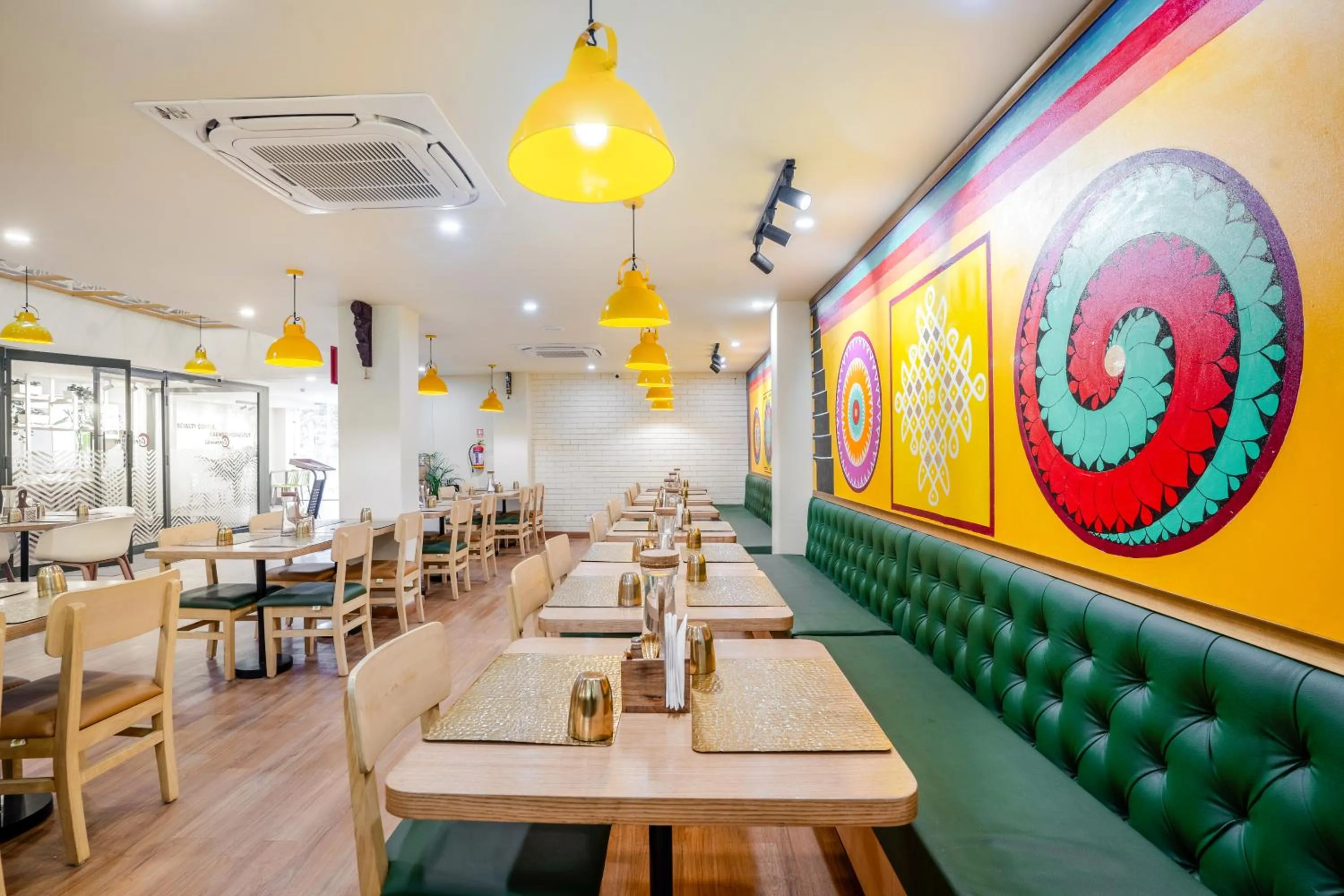 Restaurant/places to eat in Bloom Hotel - Medicity Gurugram