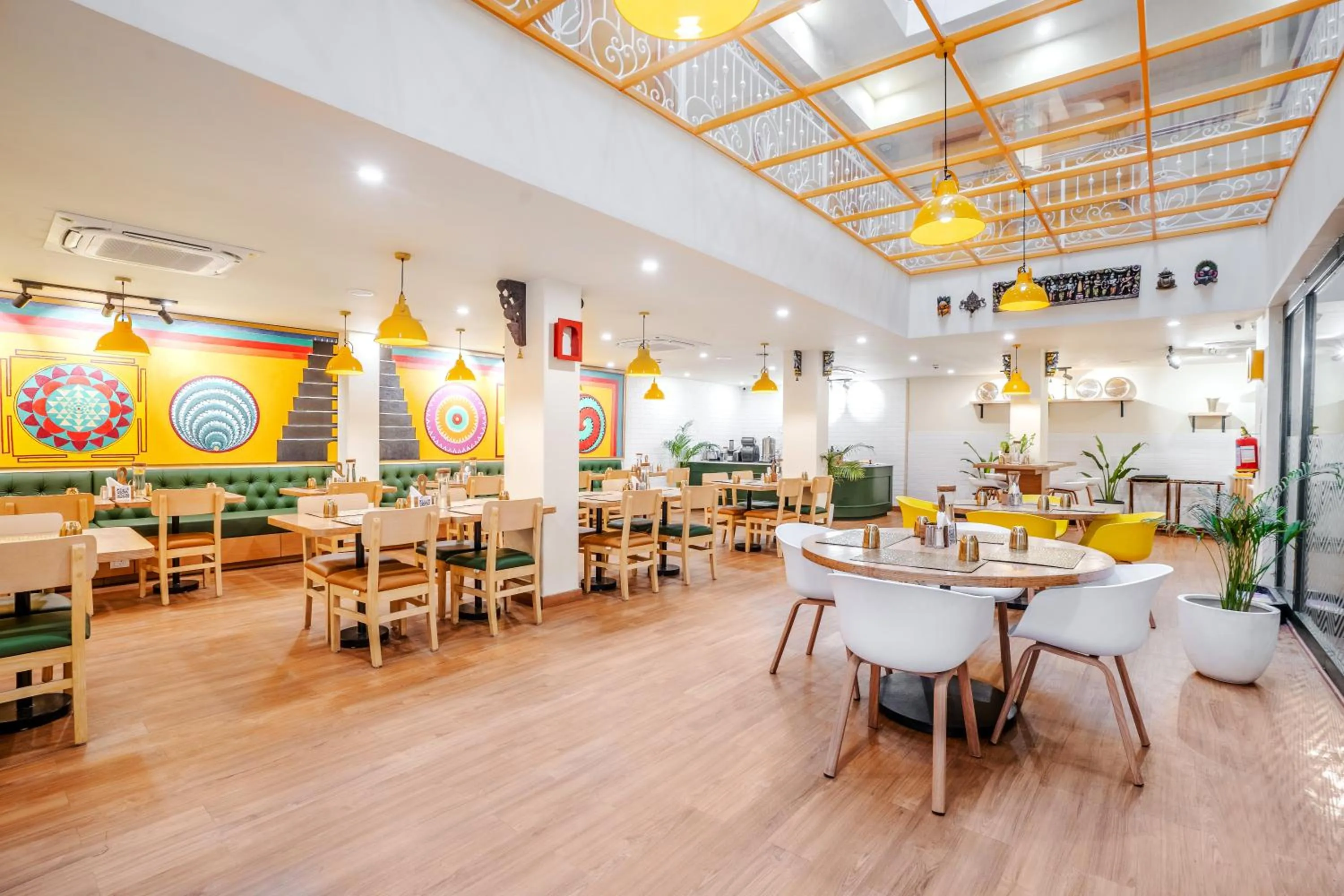 Restaurant/places to eat in Bloom Hotel - Medicity Gurugram