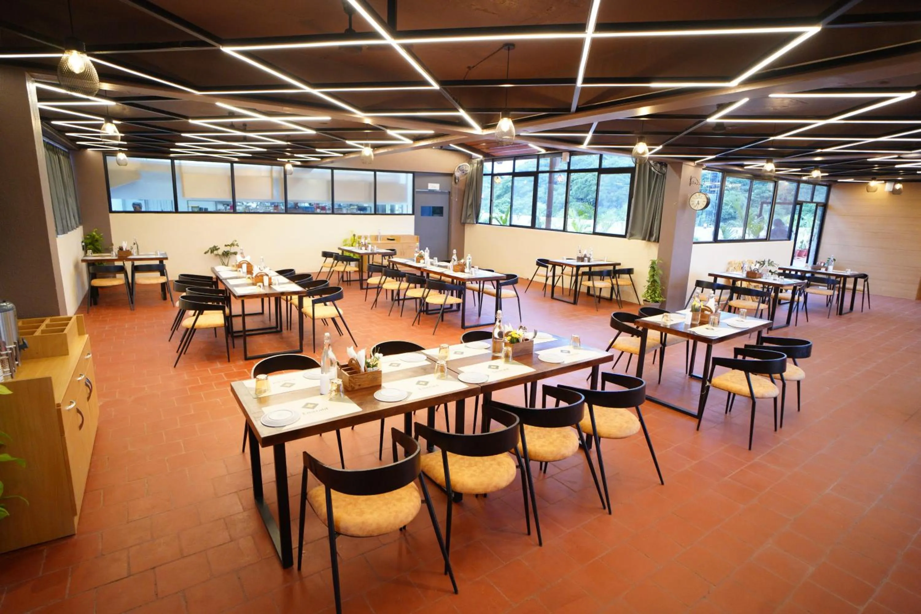 Restaurant/places to eat in Emerald Urban Comforts