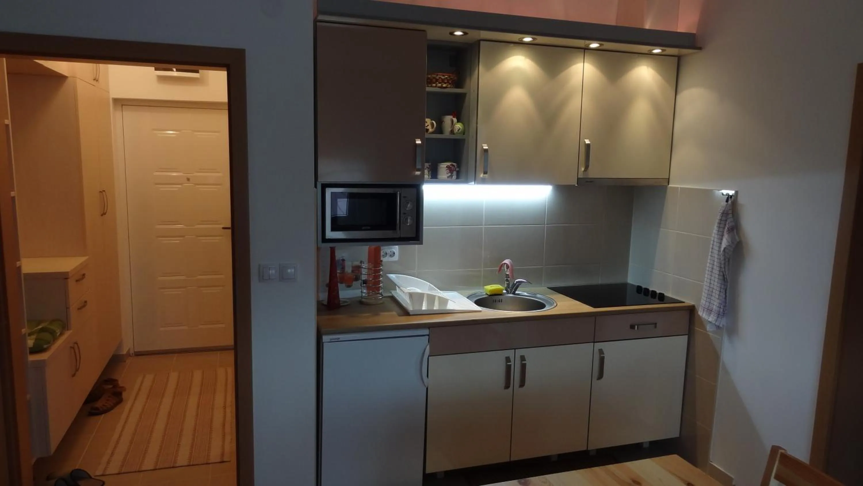 One-Bedroom Apartment in Maslačak, dvosobni