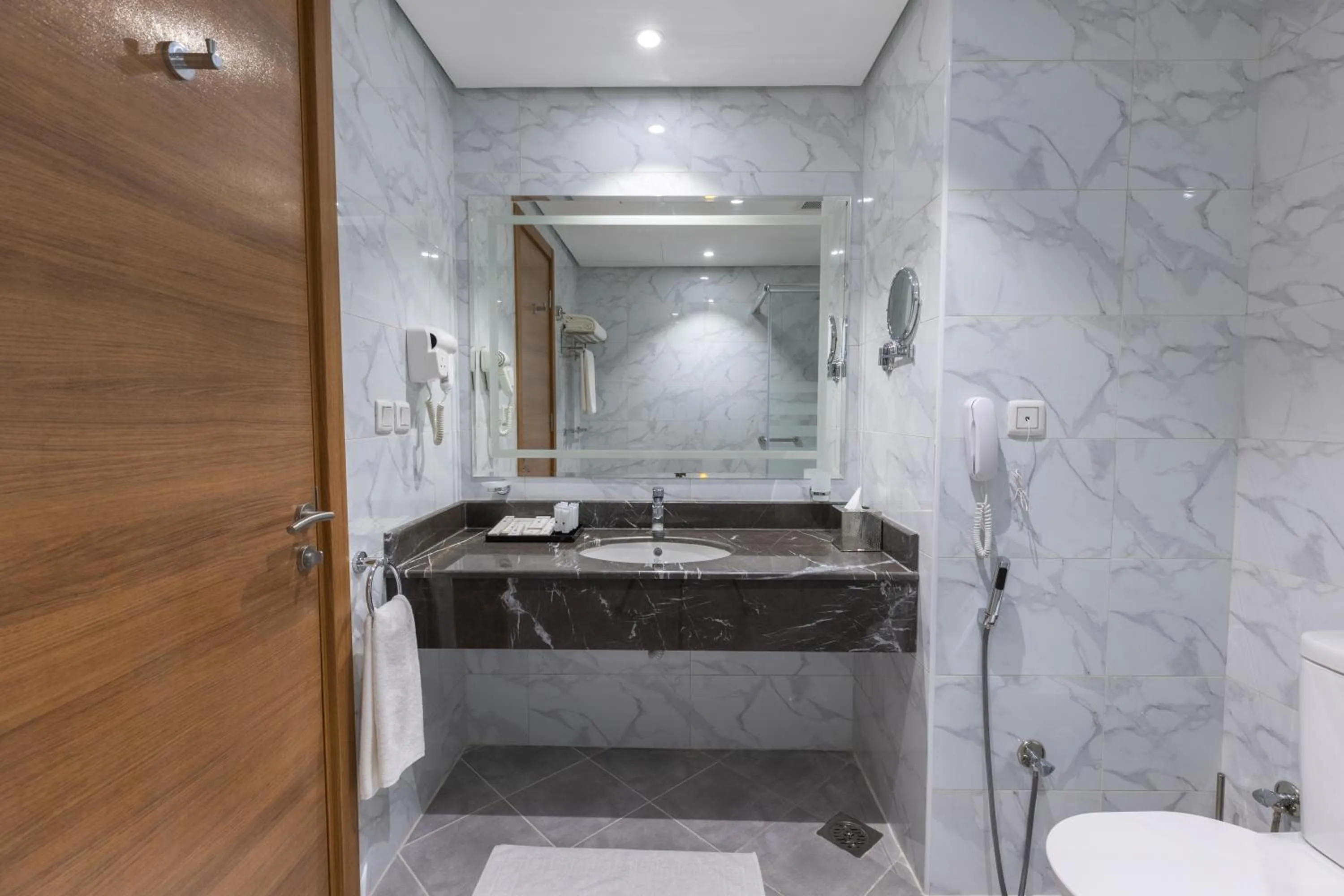 Shower in TIME Ruba Hotel & Suites