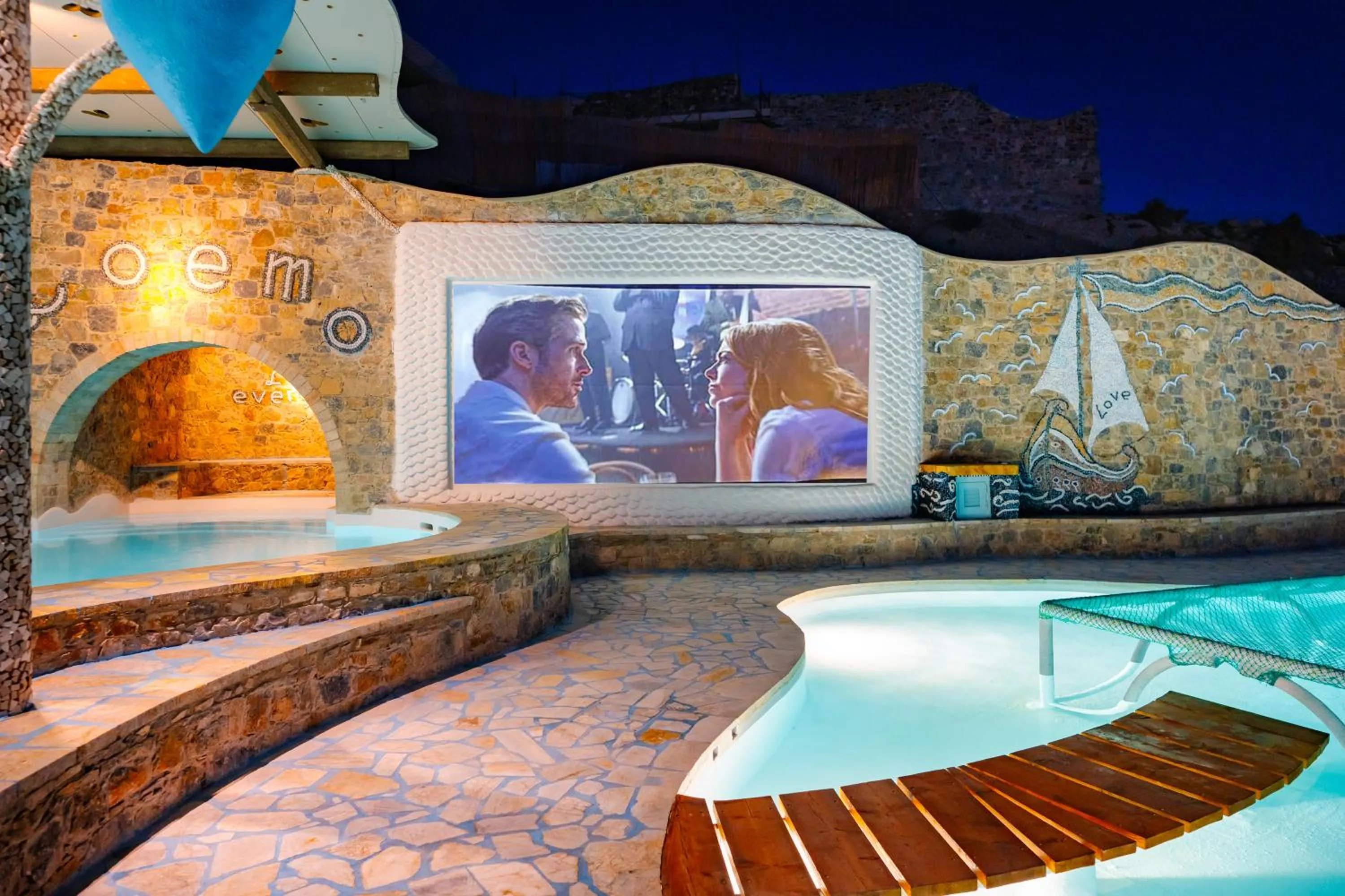 Agalia Luxury Suites