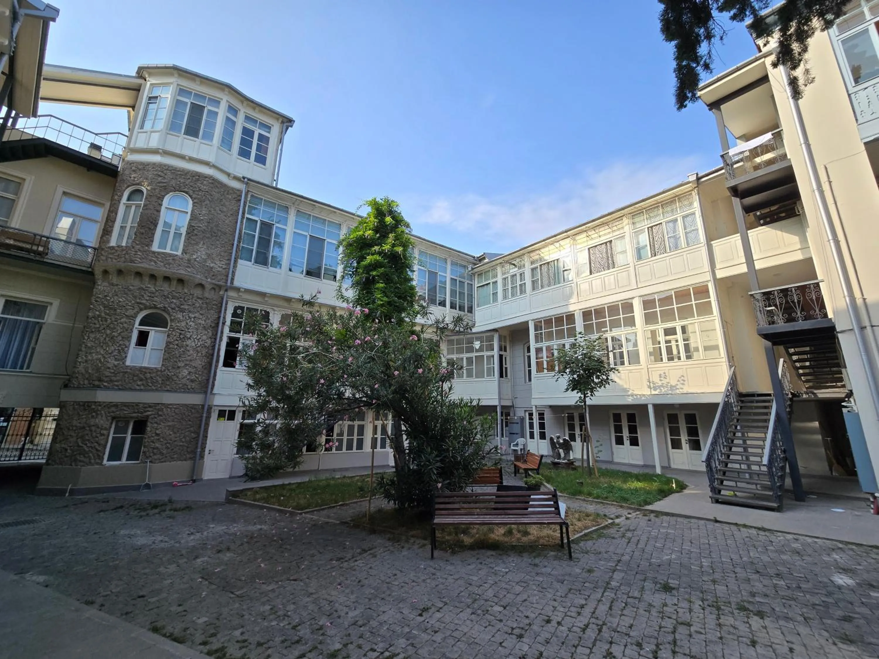 Day in Art Nova 10 COMPACT