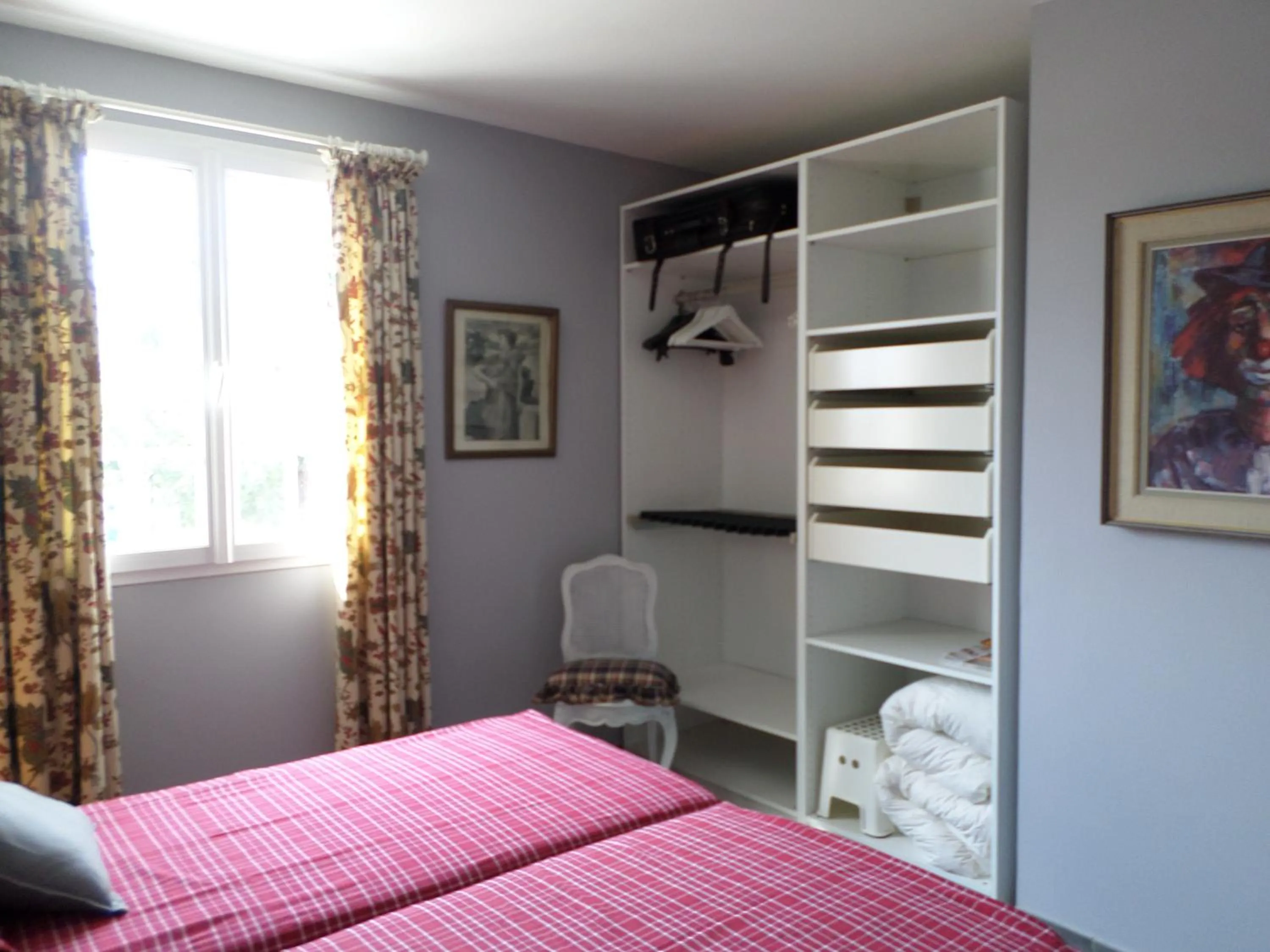 Bedroom, Bed in Les Broussous