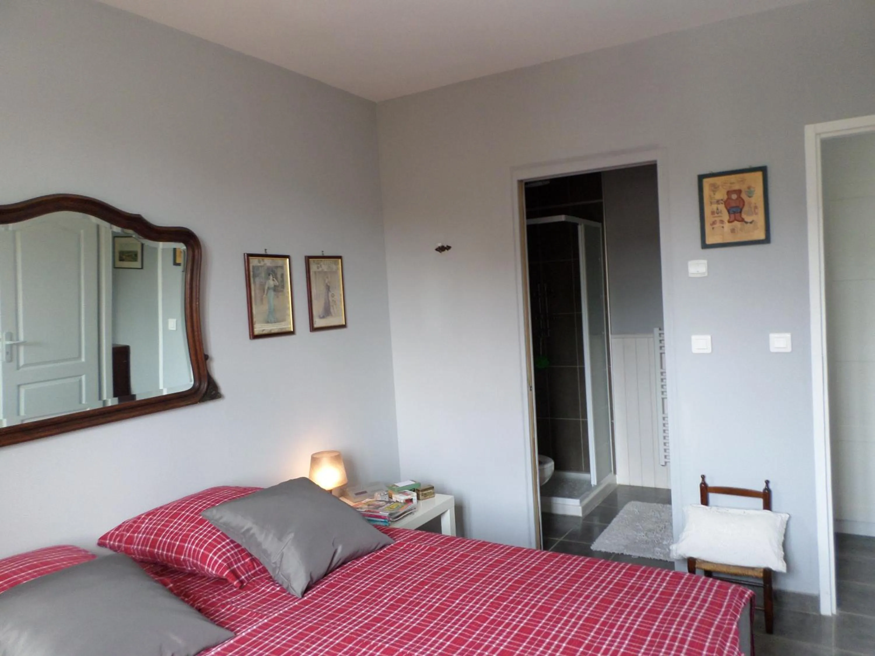 Bedroom, Bed in Les Broussous